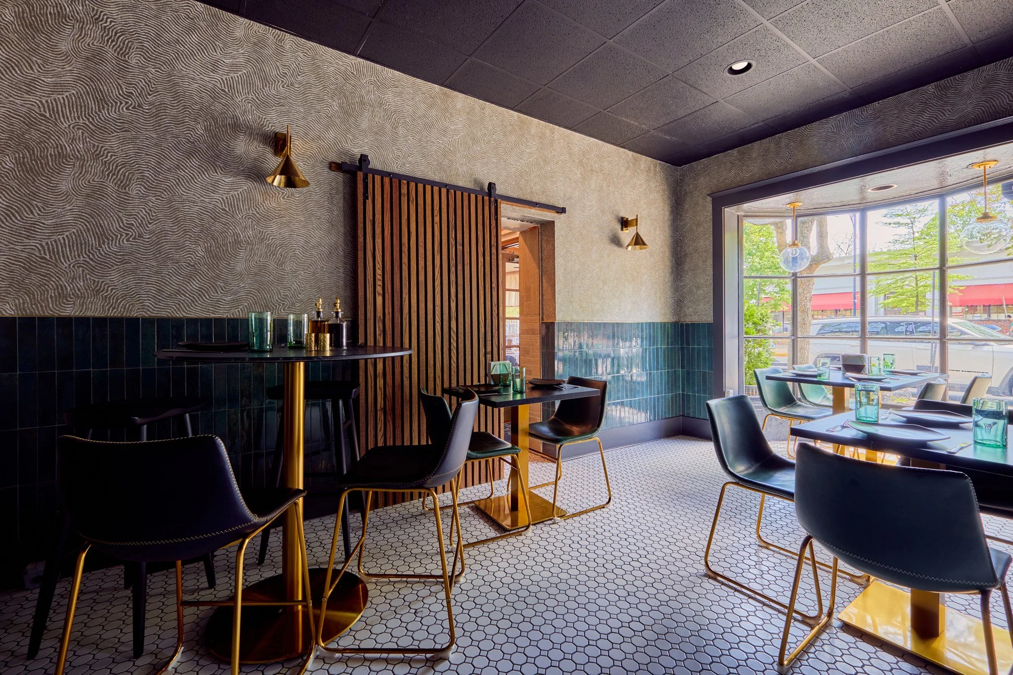 Photos of Pizza Pazza in Haddonfield, New Jersey, designed by Benita Cooper Design, interior designer and architect serving Greater Philadelphia