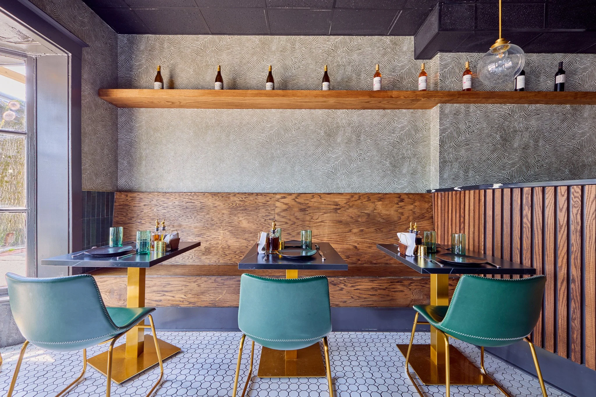 Photos of Pizza Pazza in Haddonfield, New Jersey, designed by Benita Cooper Design, interior designer and architect serving Greater Philadelphia