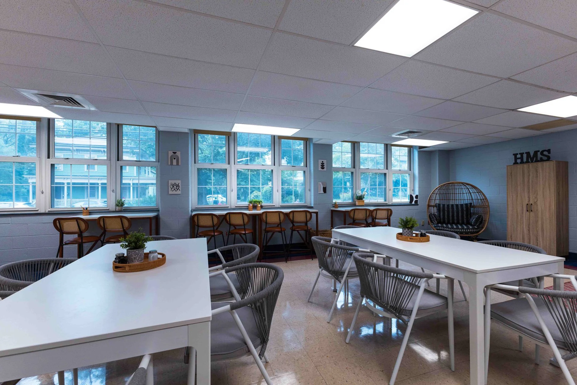 Haddonfield Central Middle School teacher and faculty lounge, designed by Haddonfield architect and interior design firm Benita Cooper Design.