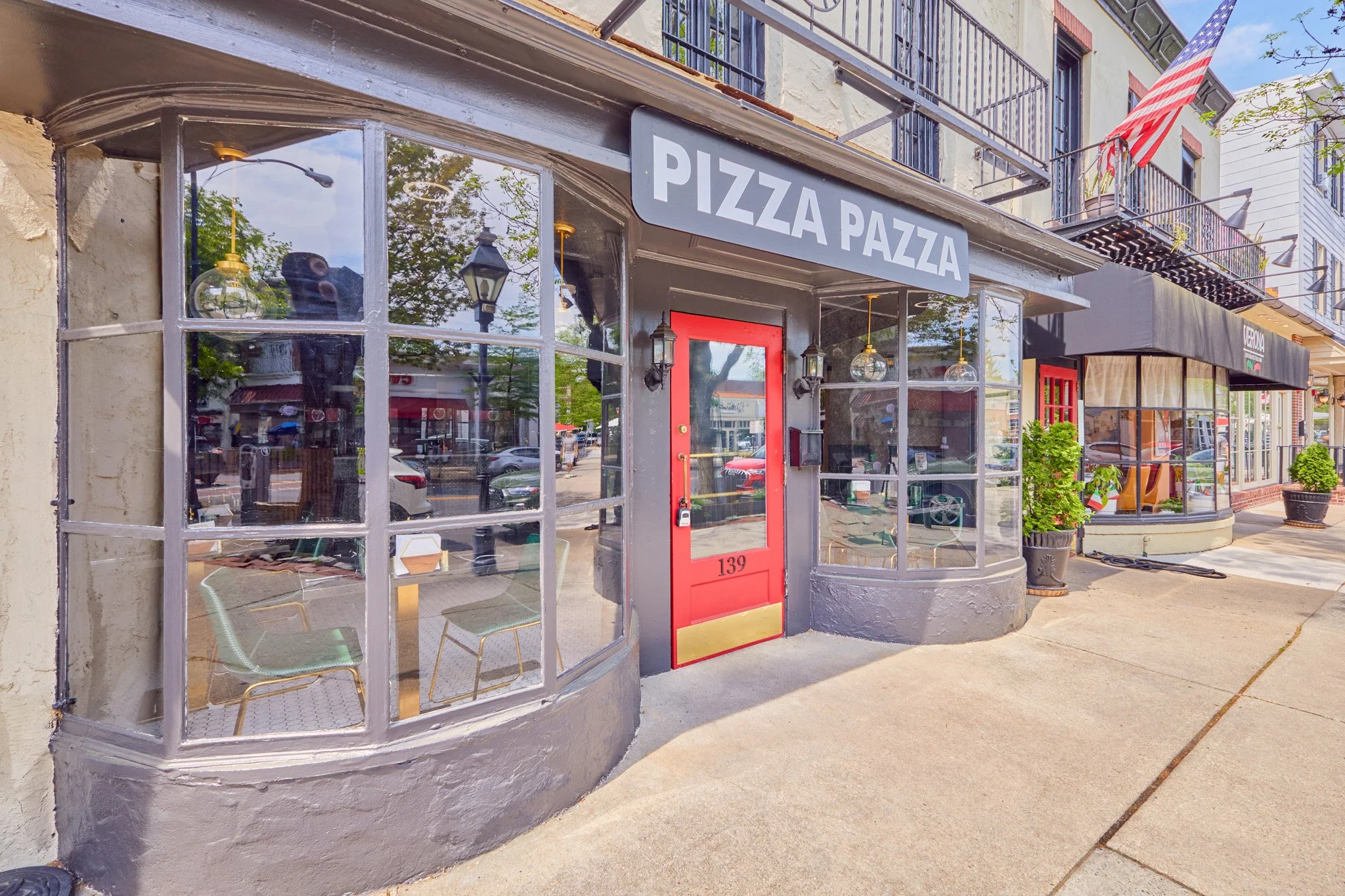 Photos of Pizza Pazza in Haddonfield, New Jersey, designed by Benita Cooper Design, interior designer and architect serving Greater Philadelphia