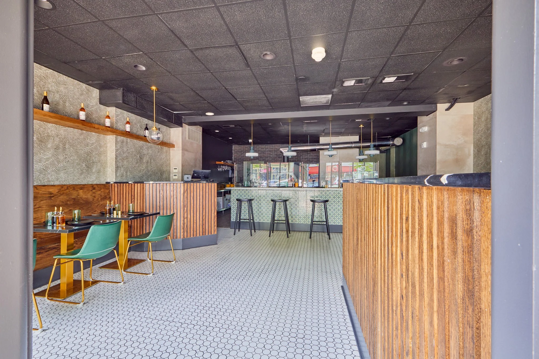 Photos of Pizza Pazza in Haddonfield, New Jersey, designed by Benita Cooper Design, interior designer and architect serving Greater Philadelphia