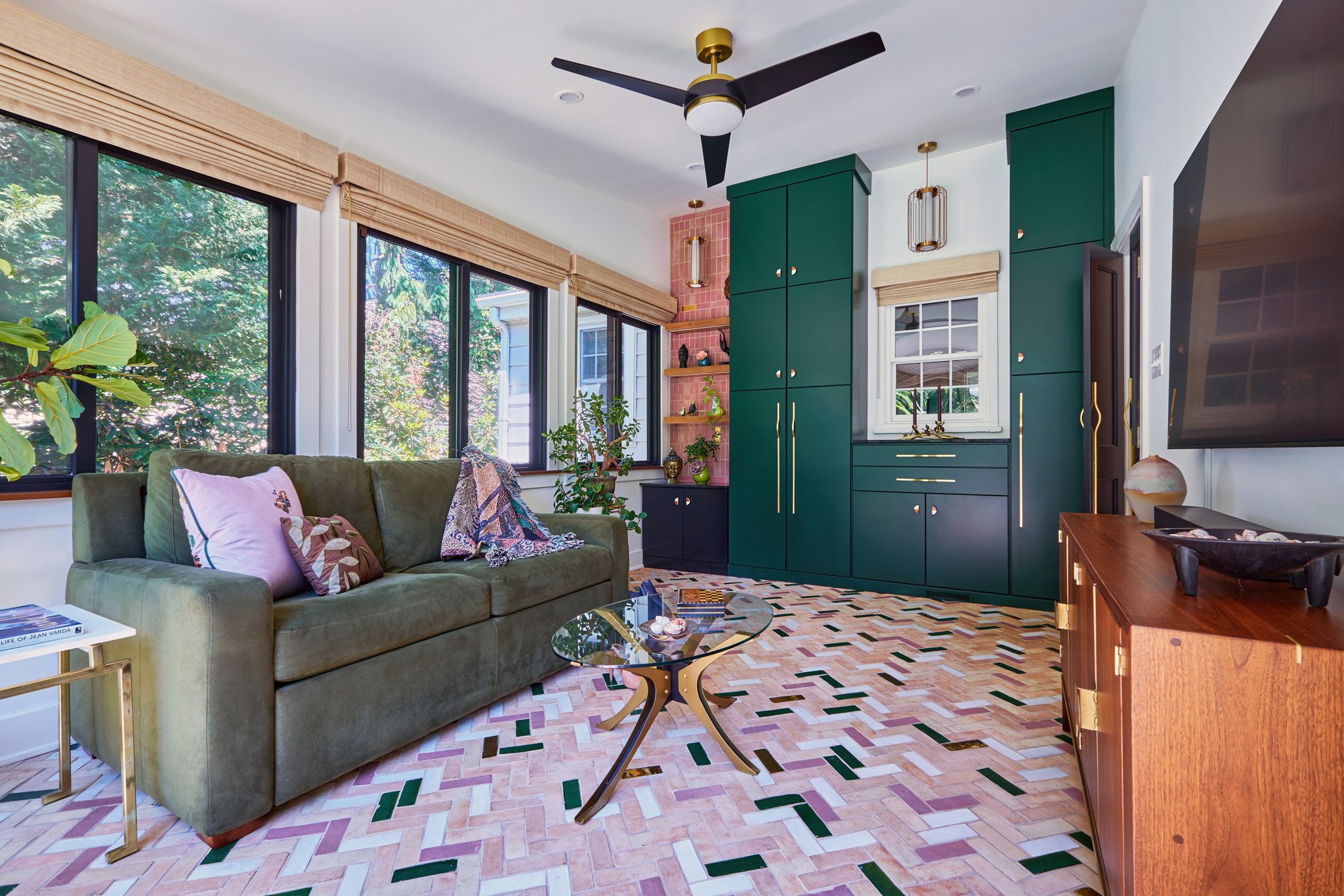 Crystal Sunroom &amp; Bathroom