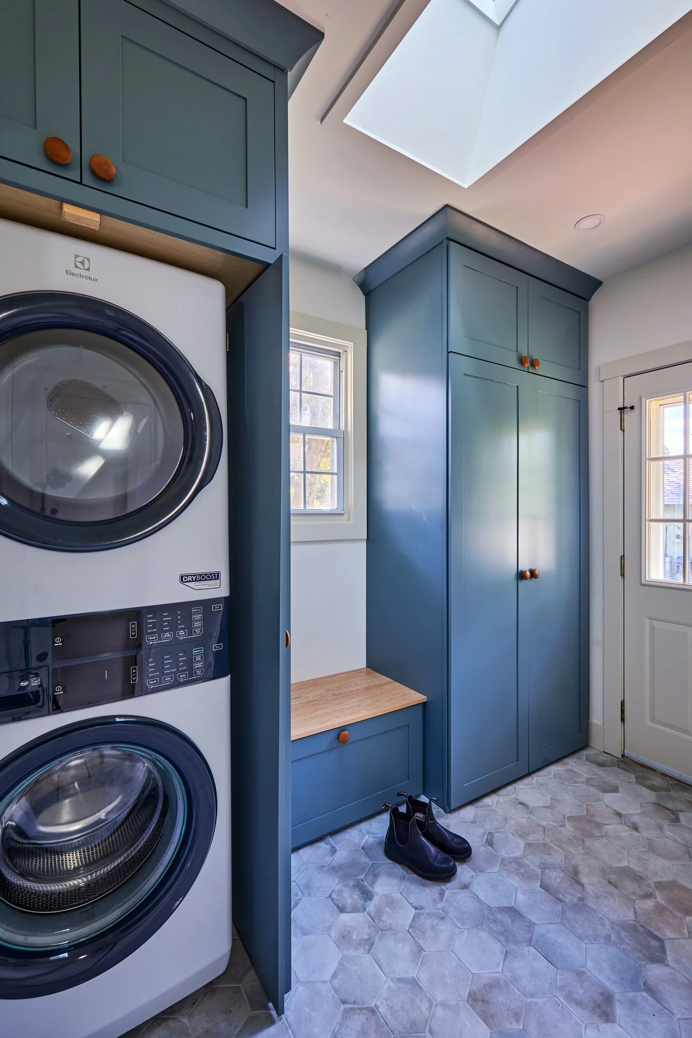 Kitchen, bathroom and entryway designed by Benita Cooper Design, architectural firm in Haddonfield, NJ.