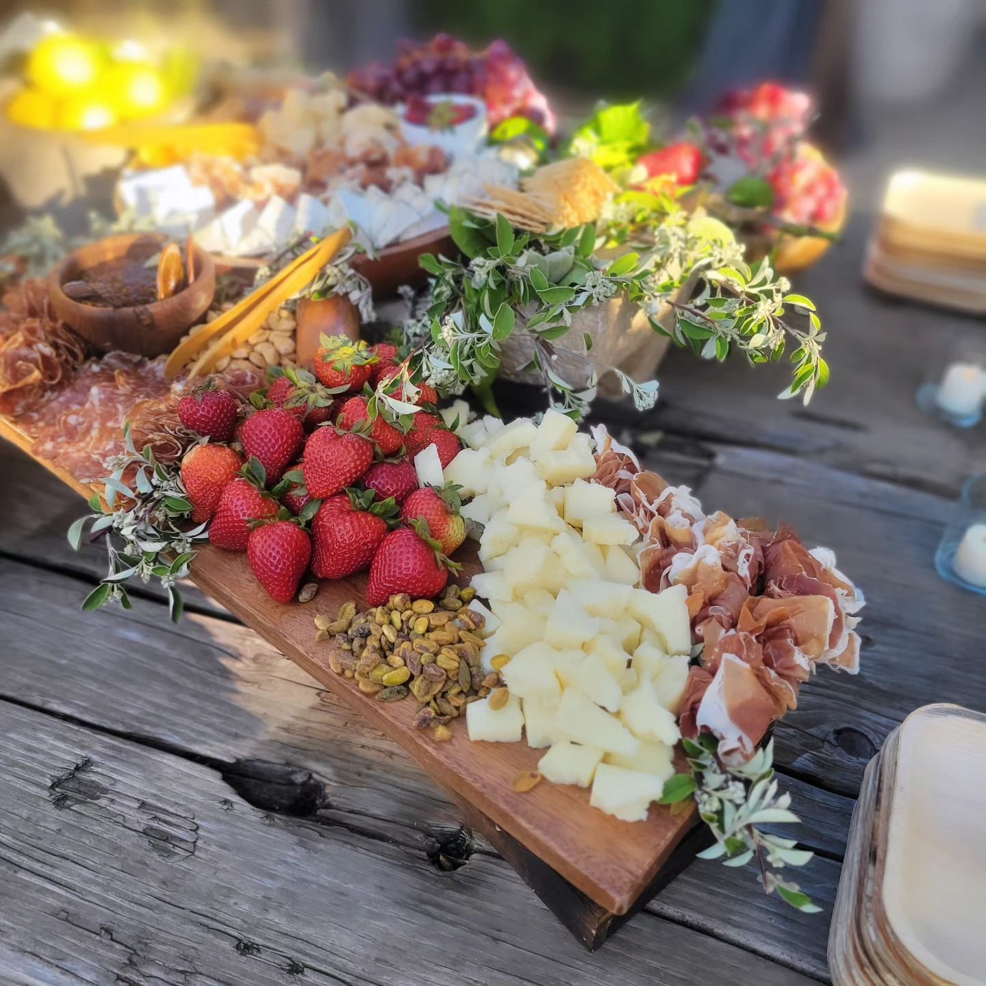 Dreamy.

#gatheringfeast #grazing #grazingtable #cheeseboard #collaboration #cheeseboard #charcuterieboard #charcuterie #catered #catering #womanownedbusiness #smallbusiness #foodstyling #foodstagram #cheese #rhyountvillerestaurant #rhwinevault