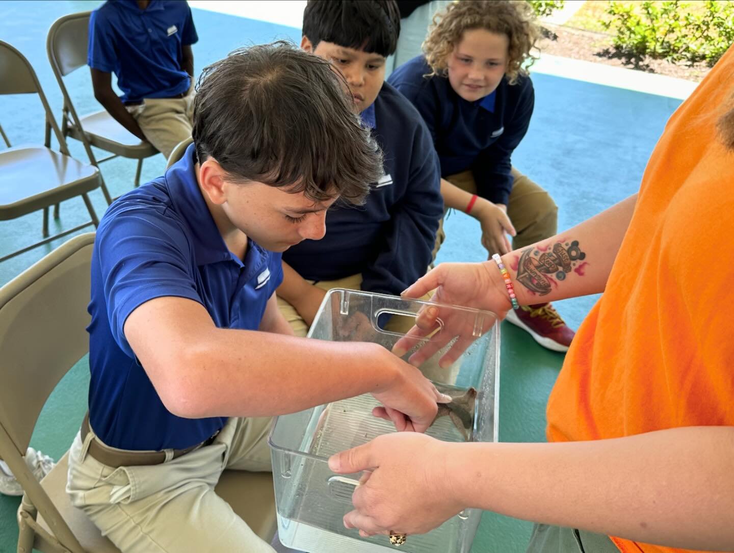 We had a blast teaming up with the Chi Chi Rodriguez Academy to dive deep into marine science! 🌊💙 In February, their awesome students joined us at the Discovery Center for an unforgettable eco-vessel adventure, a tour of our exhibit gallery, and ev