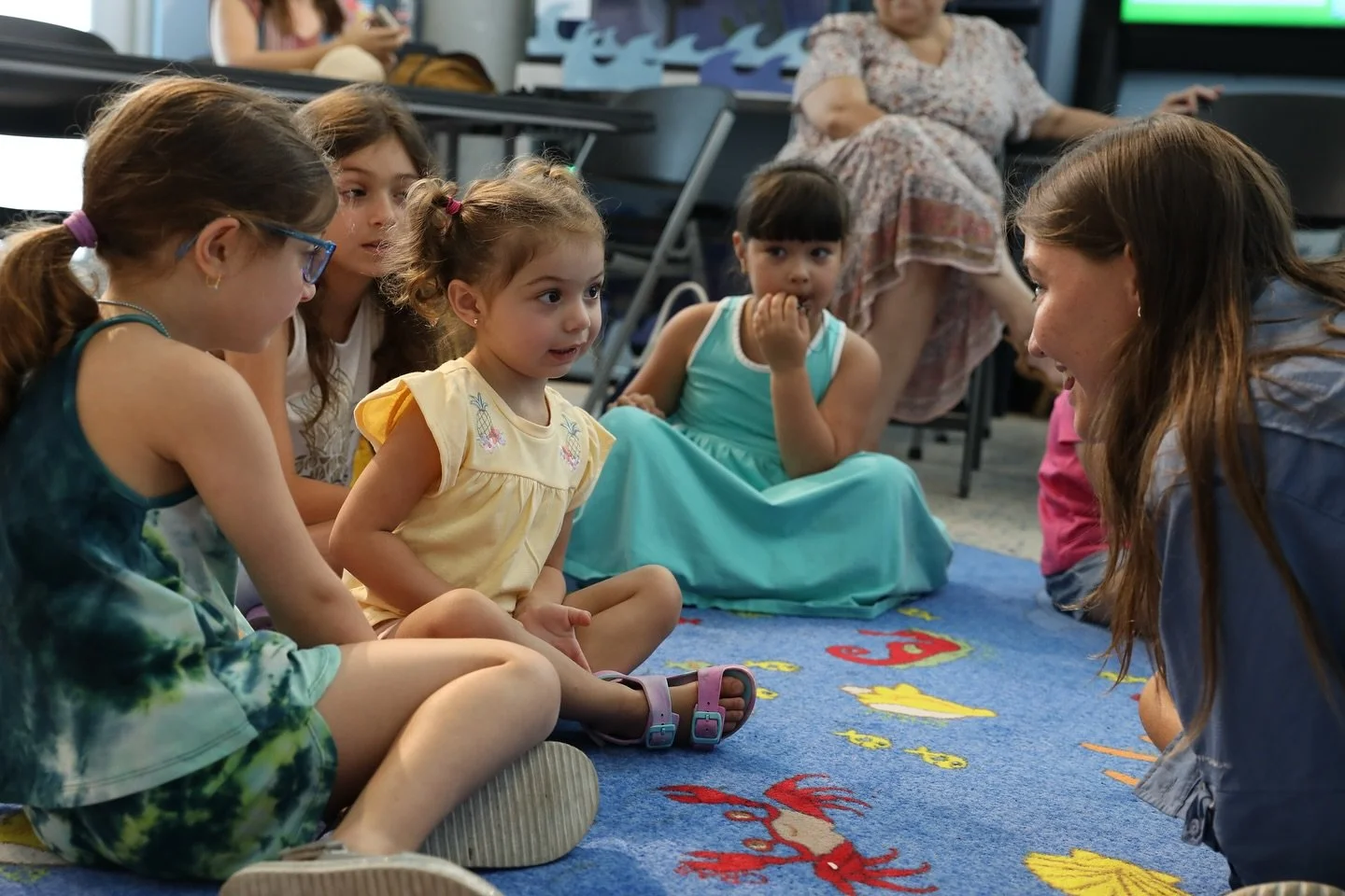 πΈ Calling all little scientists! 
HOP into herpetology with us this Saturday at 11 AM during Bay Babies! Designed for ages 3–6 (and their grown-ups!), this fun-filled class includes story time, crafts, and a chance to see live animals!π¦
Don