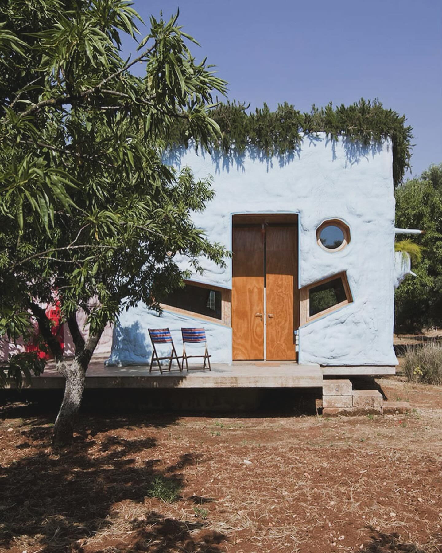 This has been the plan for many summers. Puglia and warm bread and olive trees. Just a bed and a book. 

#gaetanopesce #polyurethane #warmbread #olivetree #smallhouse #hisandhers