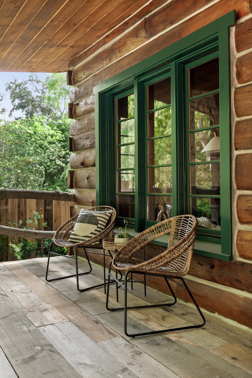 56-web-or-mls-8692-lookout-mountain-ave.jpg