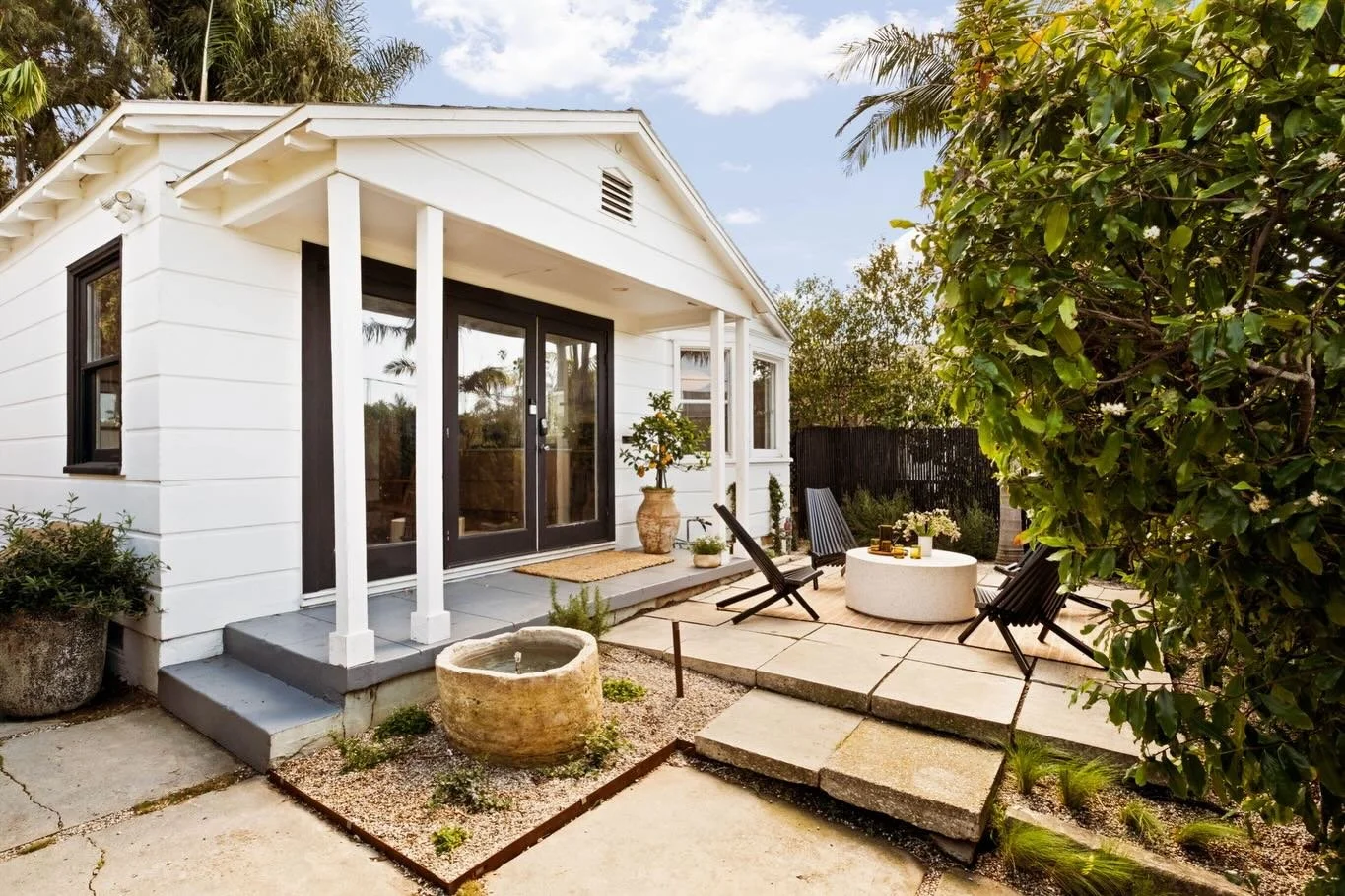 ✨ f o r  s a l e ✨ 1034 Oakwood, Venice. It faces the park but it&rsquo;s also private and set back and its own little compound. Landscape designed by Jay Griffith so outdoors is indoors and all that with perfectly placed palms and eucalyptus and fru