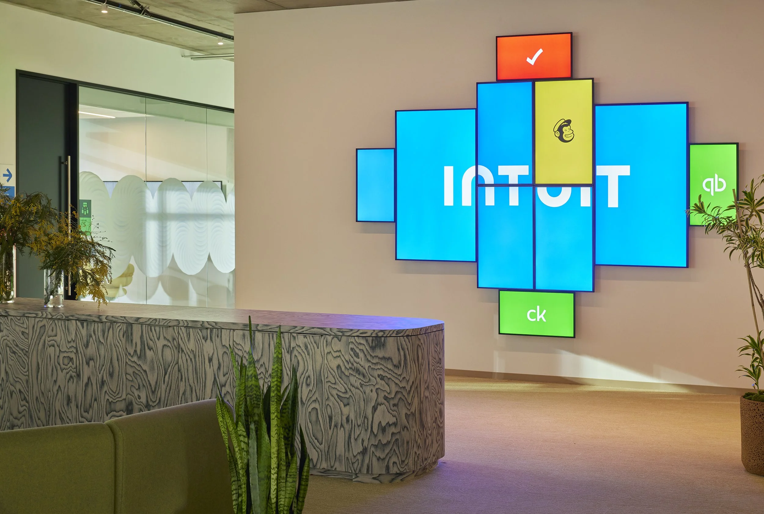 Intuit-SF_8_Cowork_b.jpg