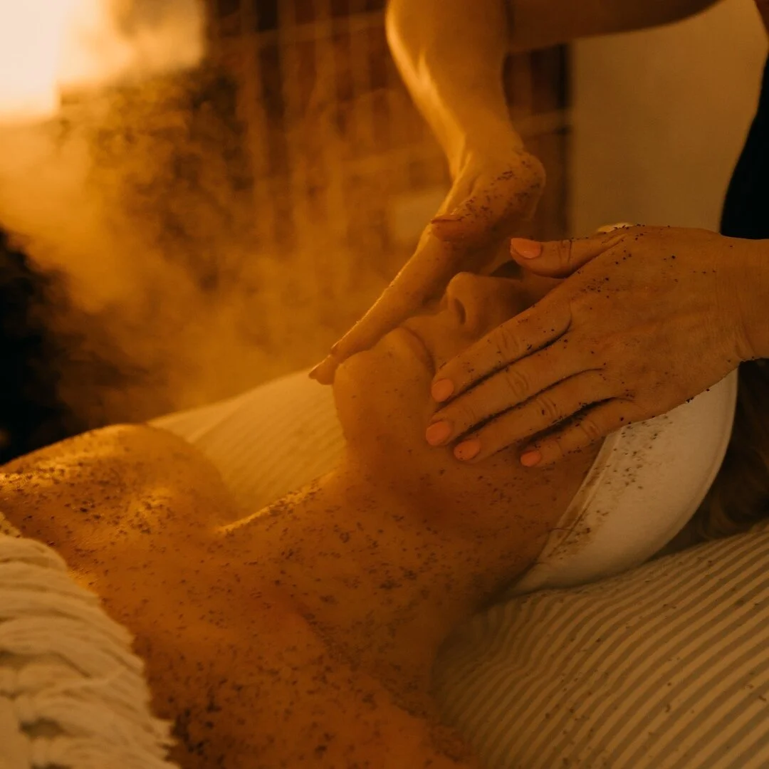 Happy Friday Queens 
Hope everyone in their own way is gearing up for grand final weekend 

&amp; 

Most importantly surviving school holidays 
Some of you would of seen my mini in here &amp; Cassie&lsquo;S youngest daughter 

Thank you to all our qu