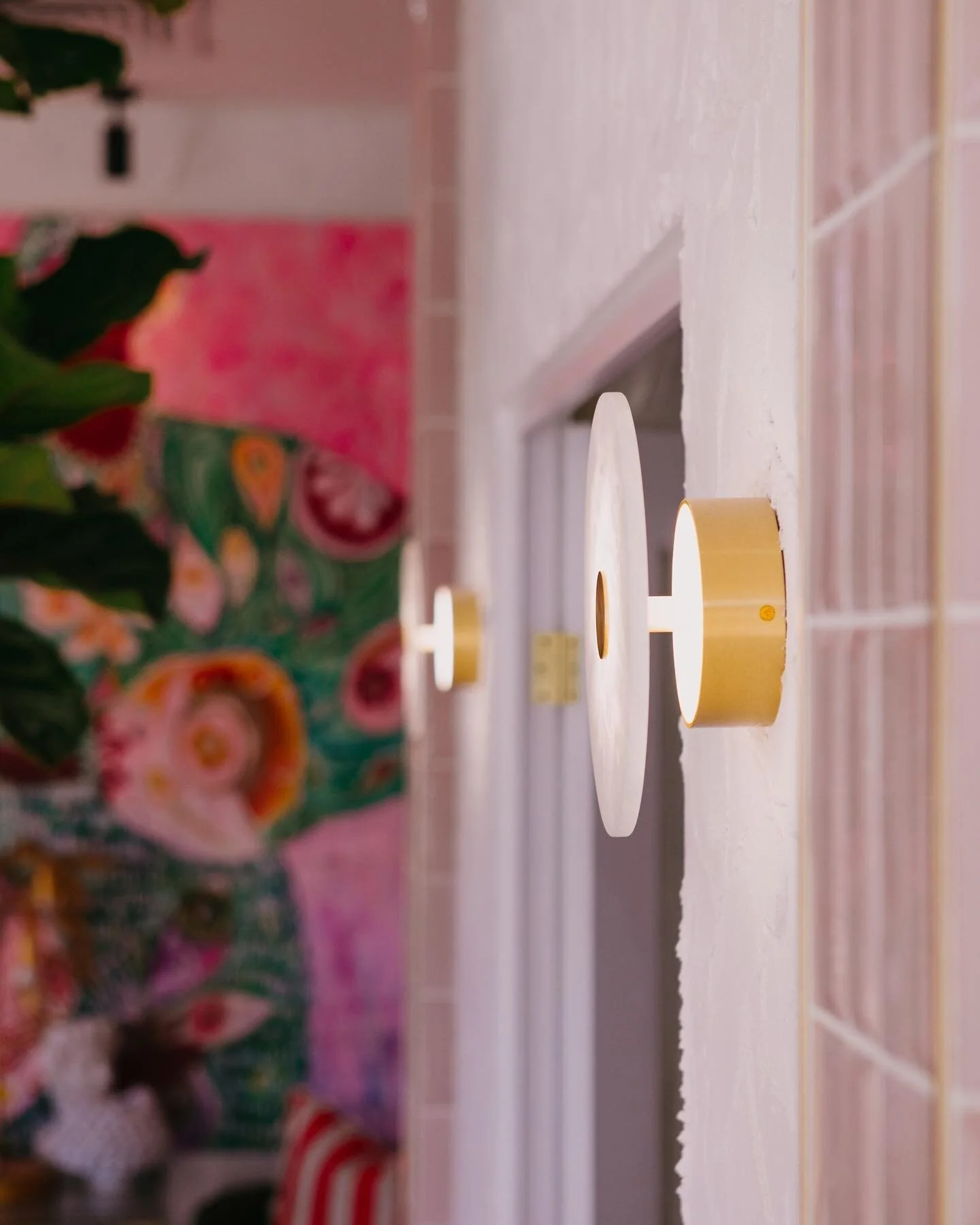 Happy Sunday Queens 
Hope everyone&rsquo;s heads are not too sore from grand final yesterday &amp; the peeps commuting back to Perth are not stuck in traffic 🫣 

Appointments left this week are &hellip; 
Tuesday 8.50 am
Tuesday 11am 
Thursday 10 am
