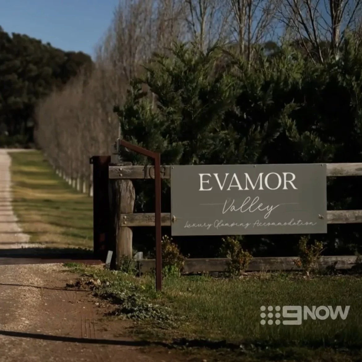 Finally spilling our big MAFS secret this week 🤫😉 our client @evamorvalley hosted the honeymoon for @mafs couple Rachel &amp; Steven &amp; we&rsquo;re SO thrilled to be able to FINALLY talk about it 😍 From managing eight months of comms &amp; emba