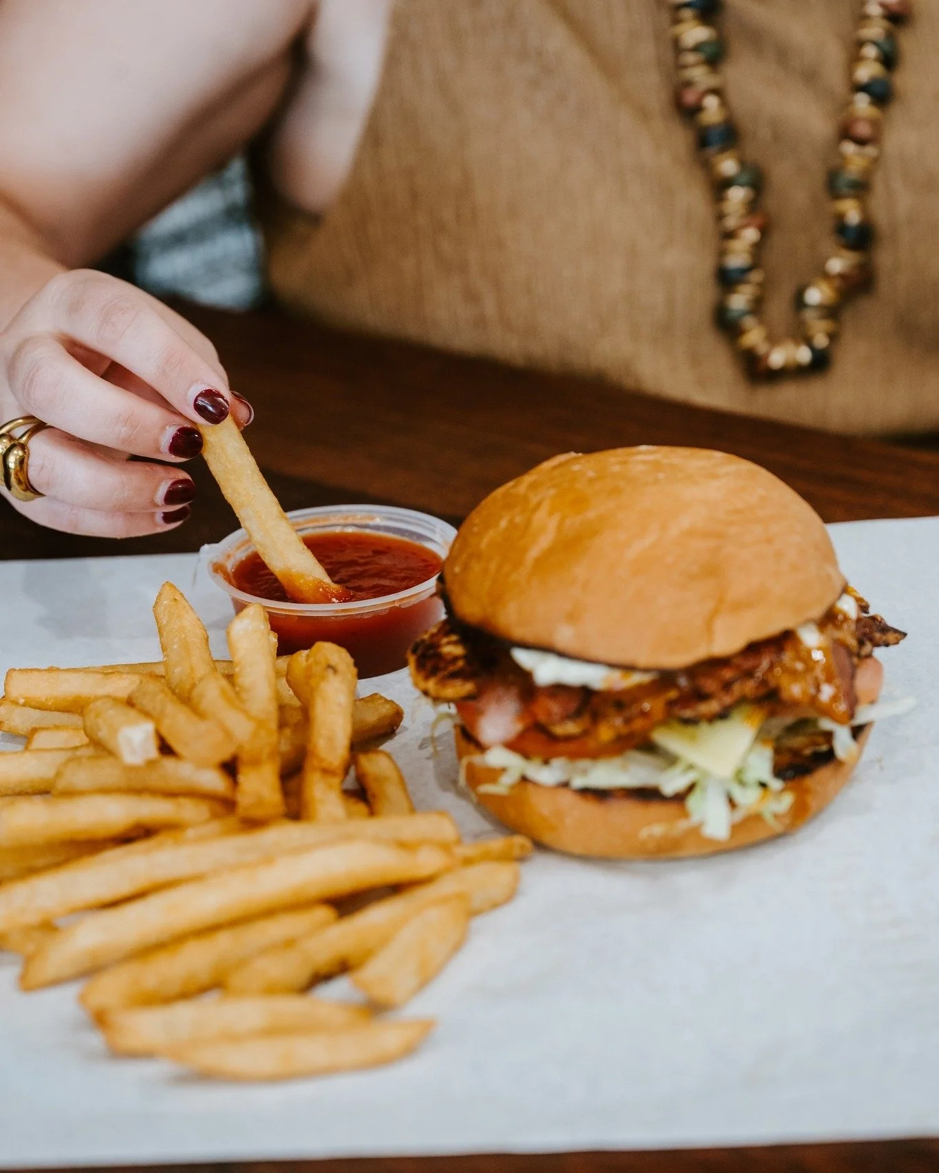 Marketing spotlight 💥 Just a few months into managing the marketing for @marketstreettakeaway, we&rsquo;ve watched their insights skyrocket 👏
 
We&rsquo;re talking more than 120K views across FB &amp; IG, 100% increase in engagement, 321% jump in r