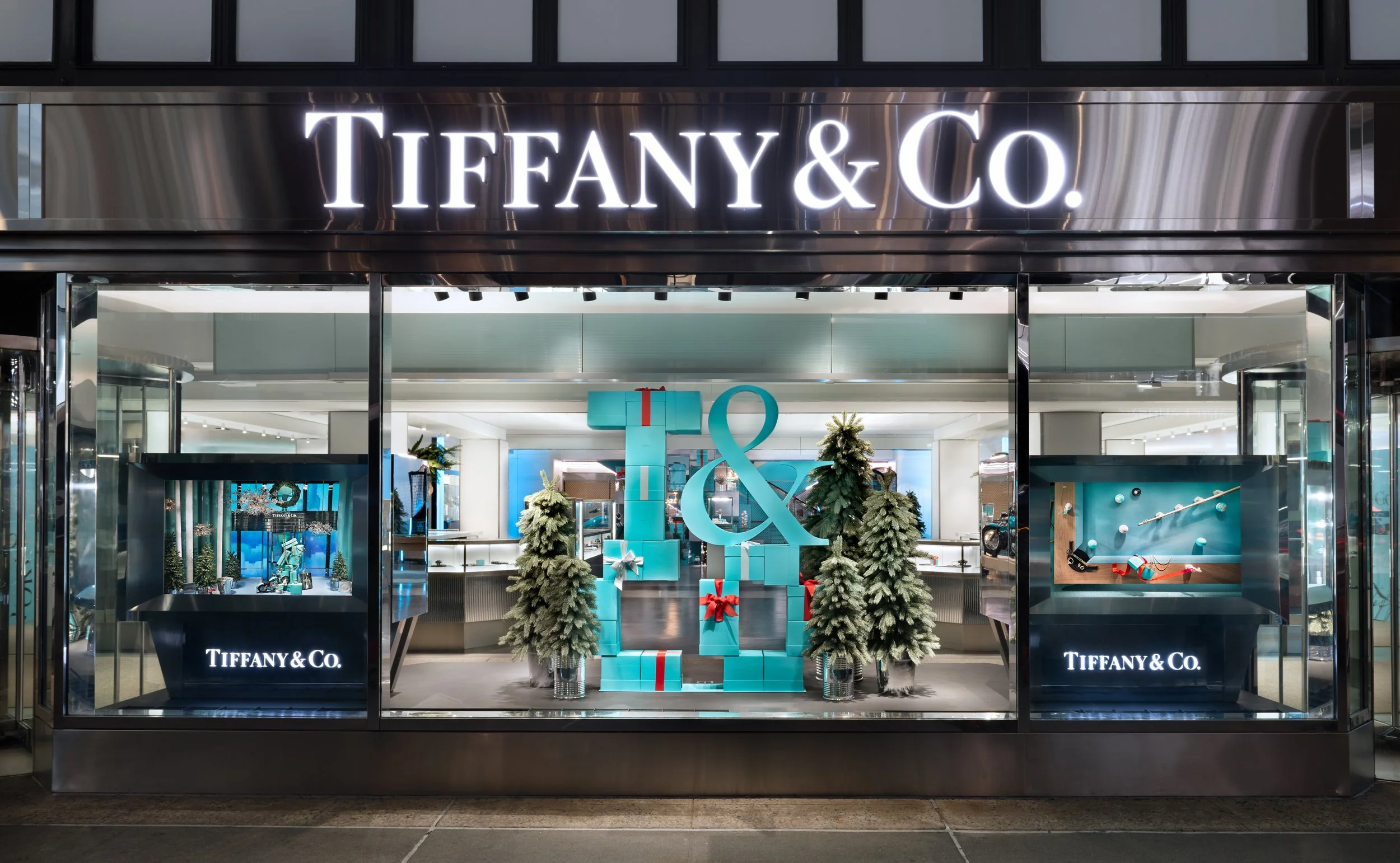 20191212_RZehavi_tiffany_pop_up_windows_02.jpg