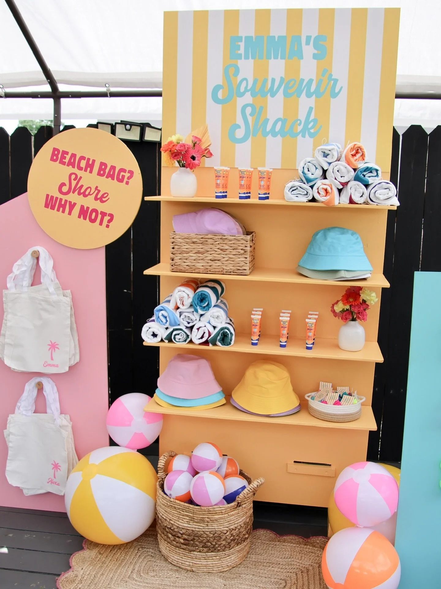 Emma&rsquo;s Souvenir Shack was a HIT! 🌴🏖️☀️
.
.
#miamievents #decor #follow #trending  #like #party #eventdecor #partyplanning #explore #summer #summerparty