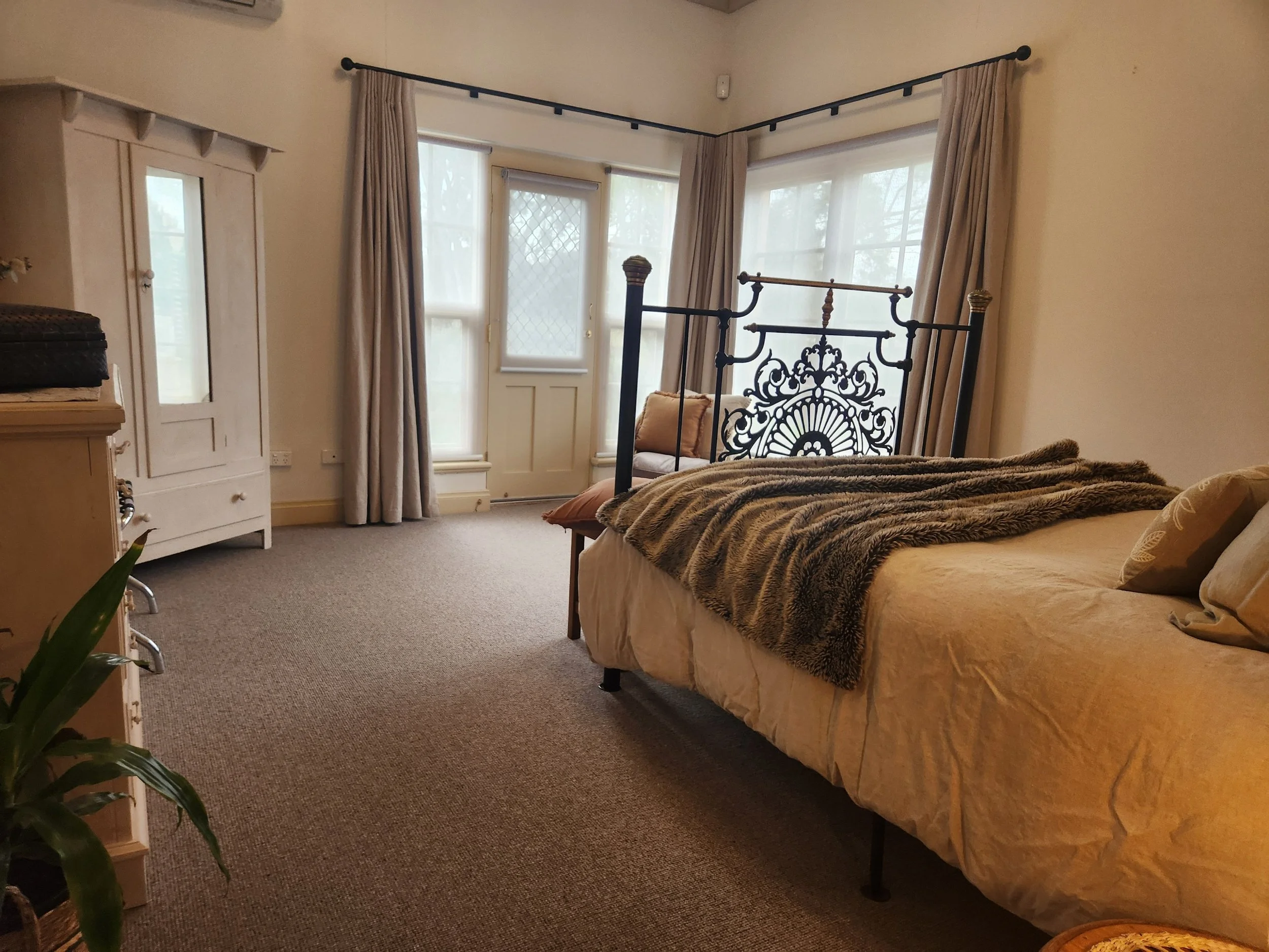 Bedroom luxury linens.jpg