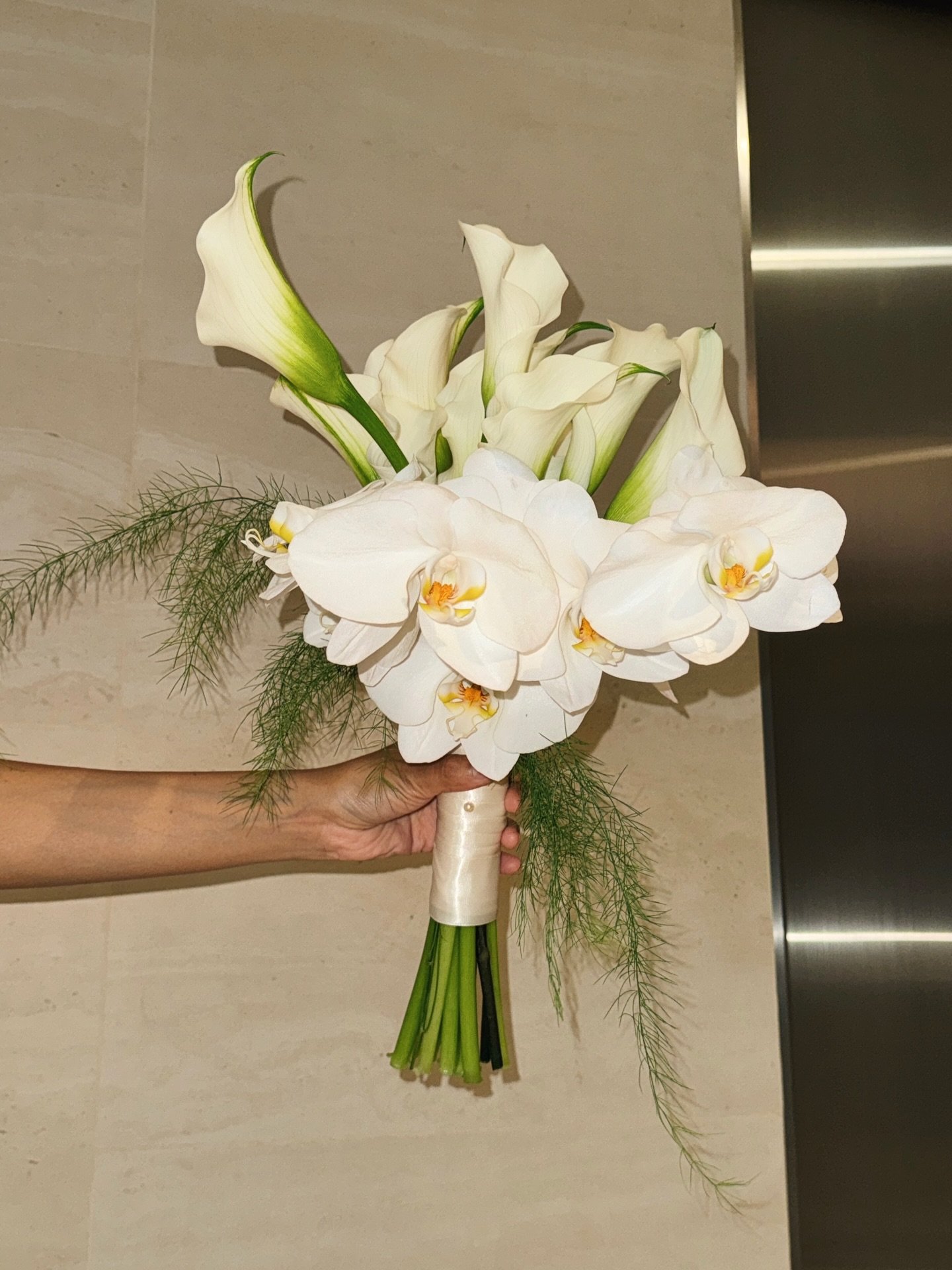 Wedding favourites
Calla lilies and phalaenopsis orchids 🤍