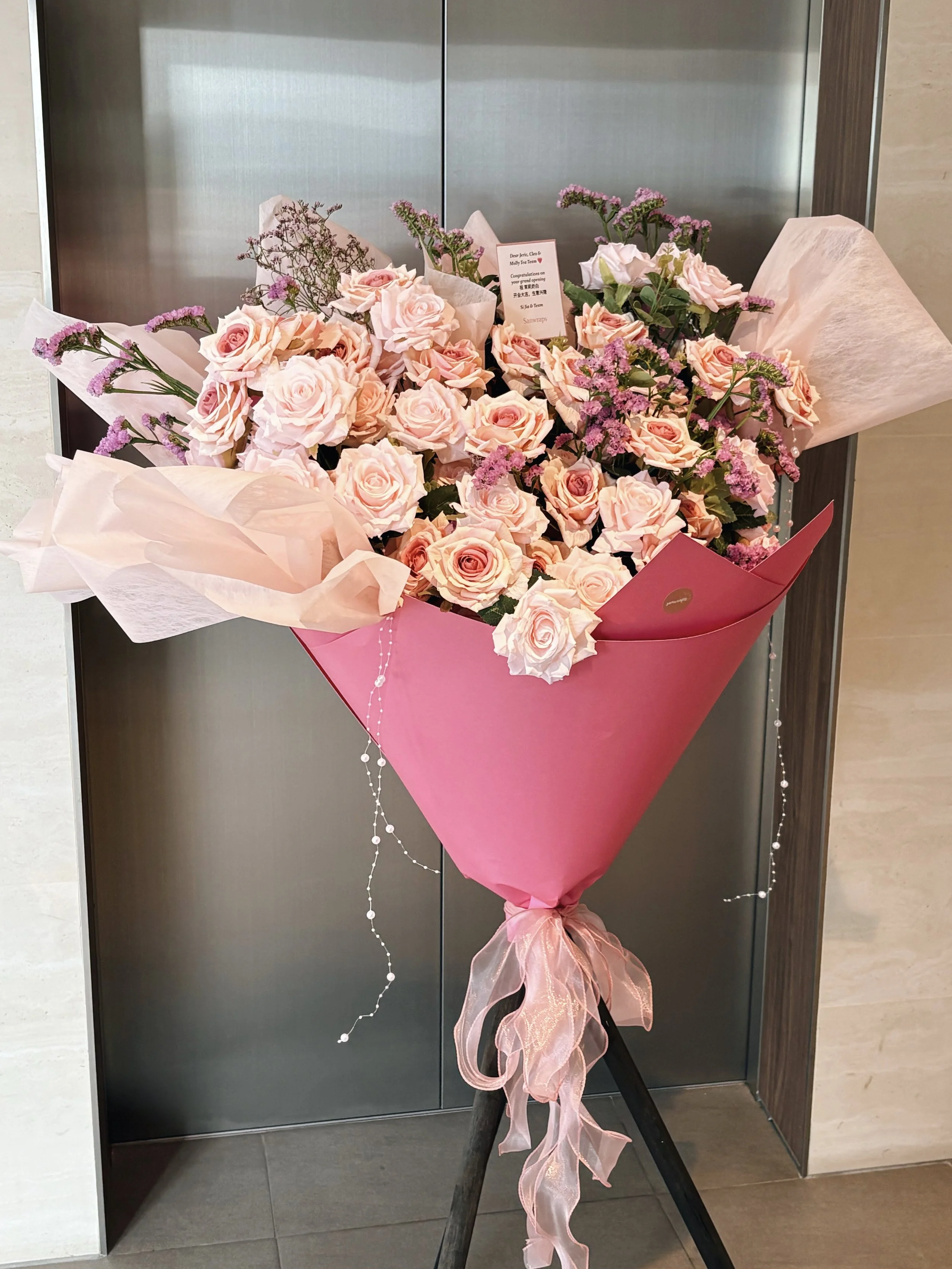 Blushing Celebration – Luxury Rose Flower Stand