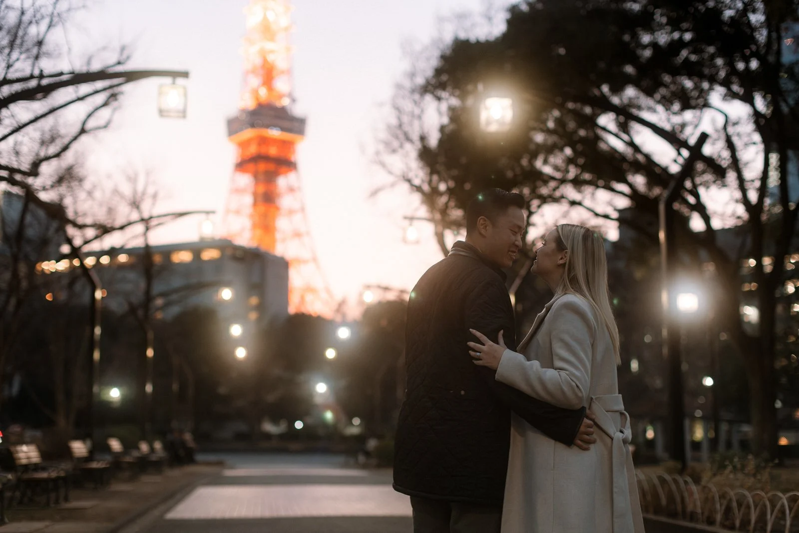 Couples nighttime photoshoot by Photo My Tokyo