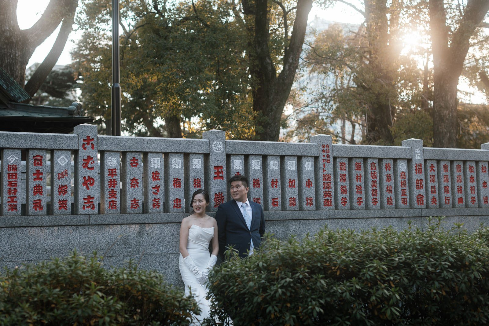 Pre-wedding photoshoot at a Tokyo temple