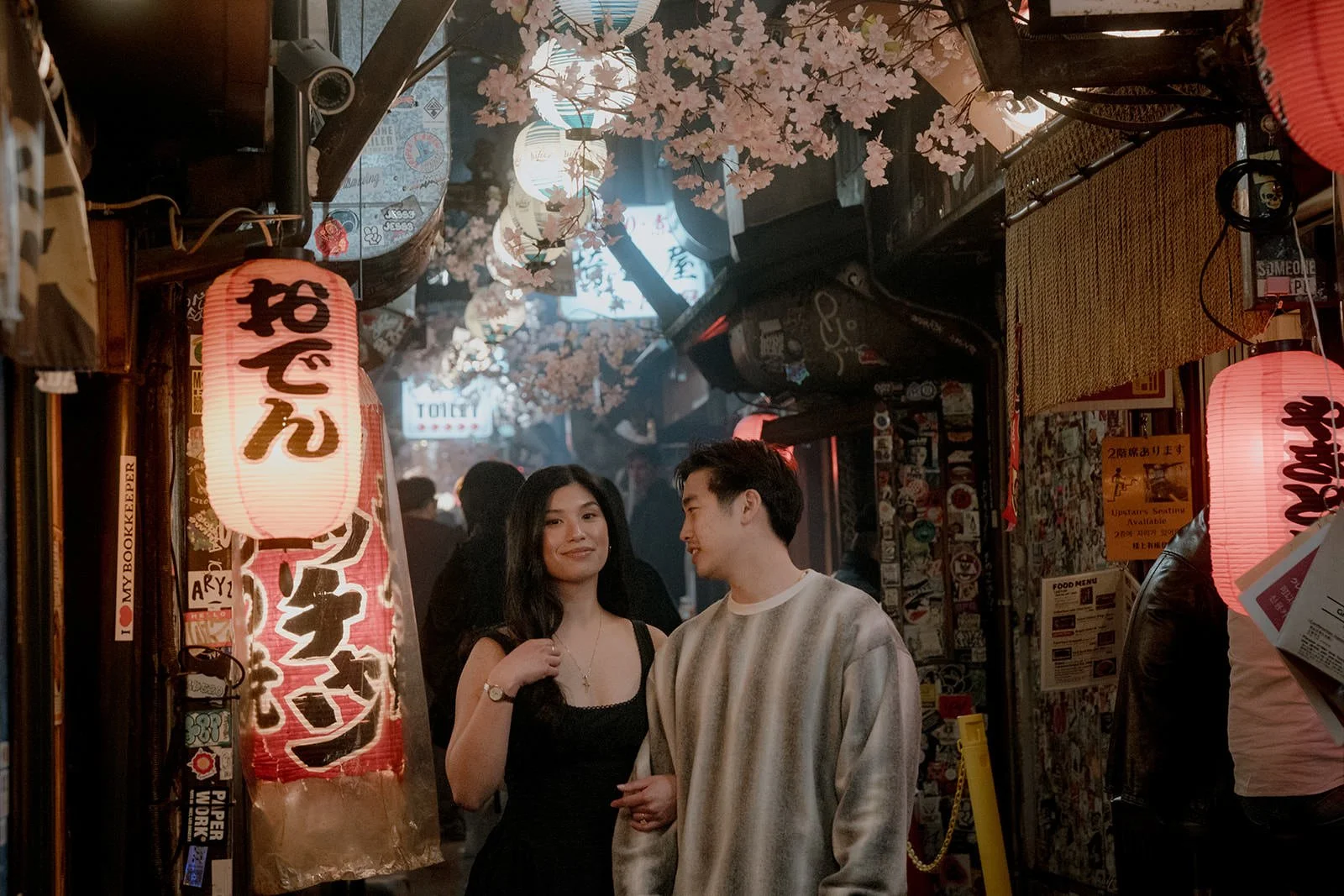Urban couples photoshoot by Photo My Tokyo in Shinjuku