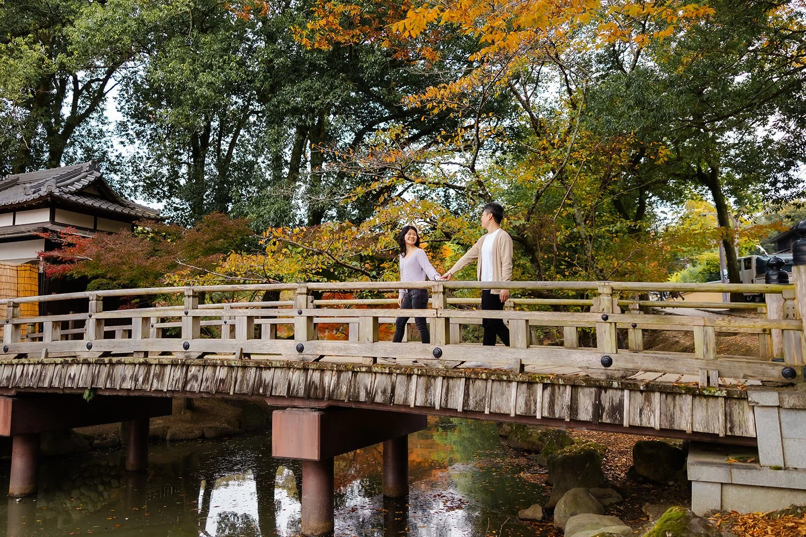 Autumn couples photoshoot in Nara by Photo My Tokyo