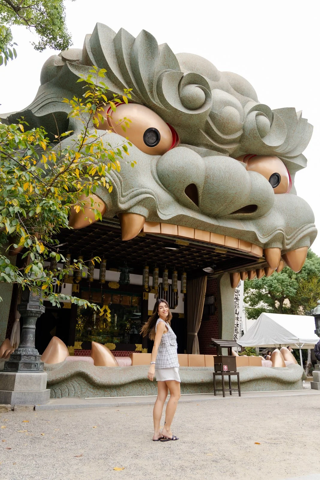 Namba Yasaka Shrine solo photoshoot in Osaka by Photo My Tokyo