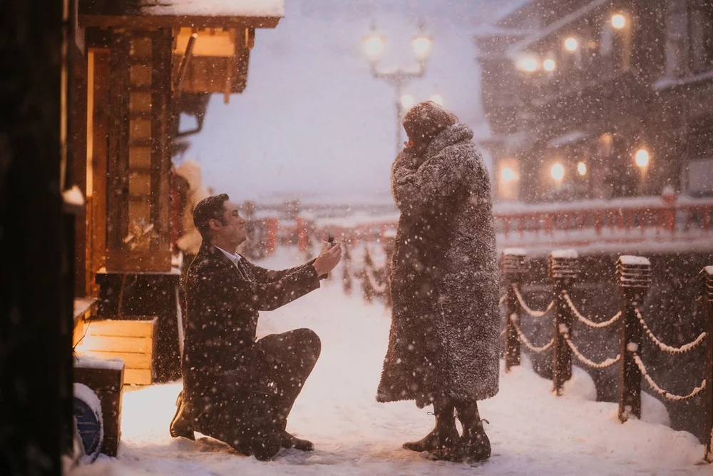 Proposal photoshoot in snowy Ginzan Onsen