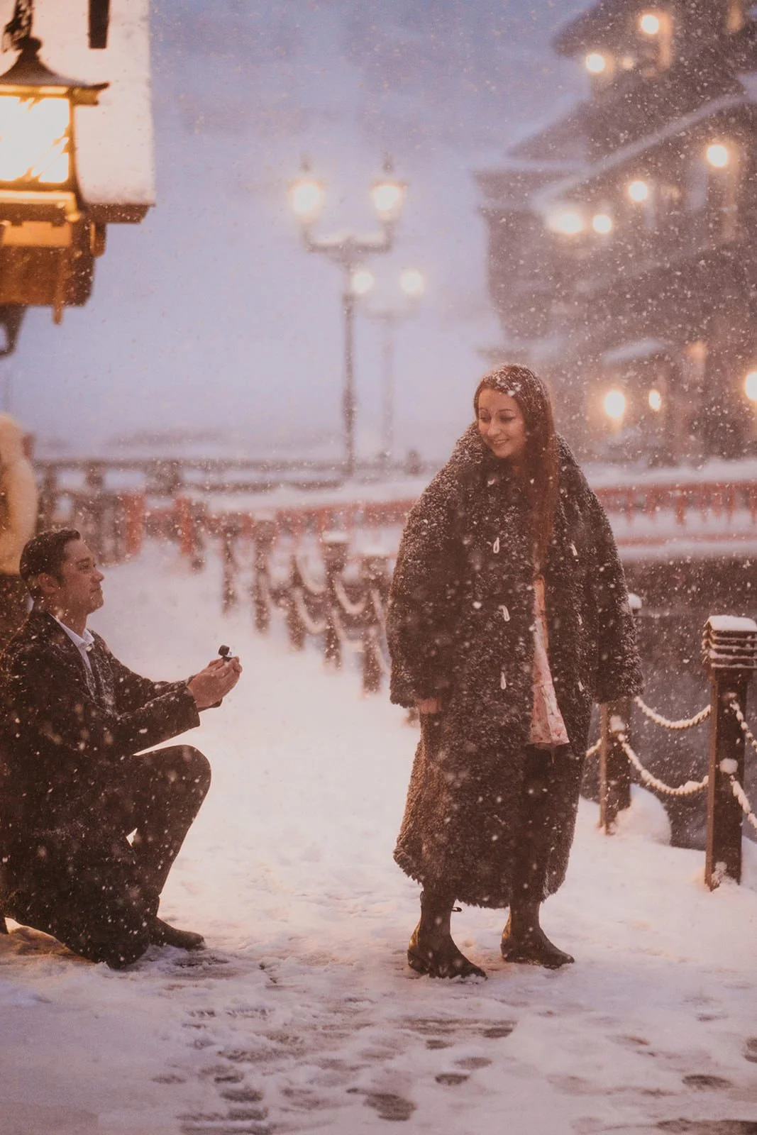 Proposal photoshoot in snowy Ginzan Onsen, photo 2