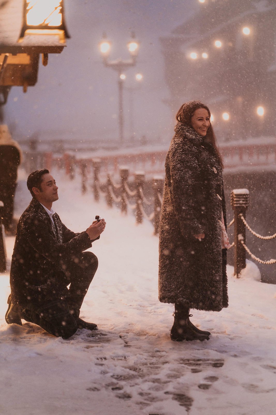 Proposal photoshoot in snowy Ginzan Onsen, photo 1