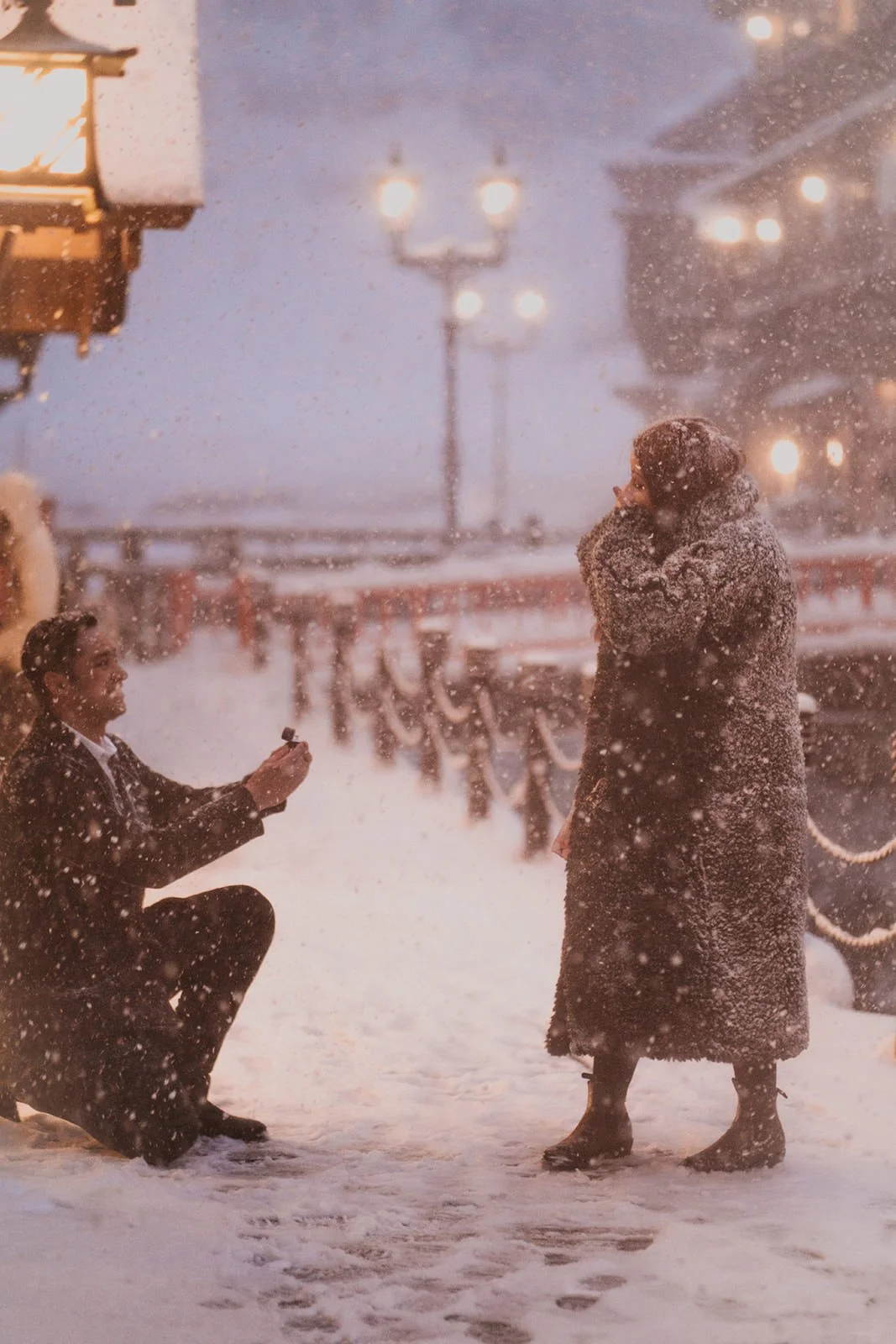 Proposal photoshoot in snowy Ginzan Onsen, photo 3
