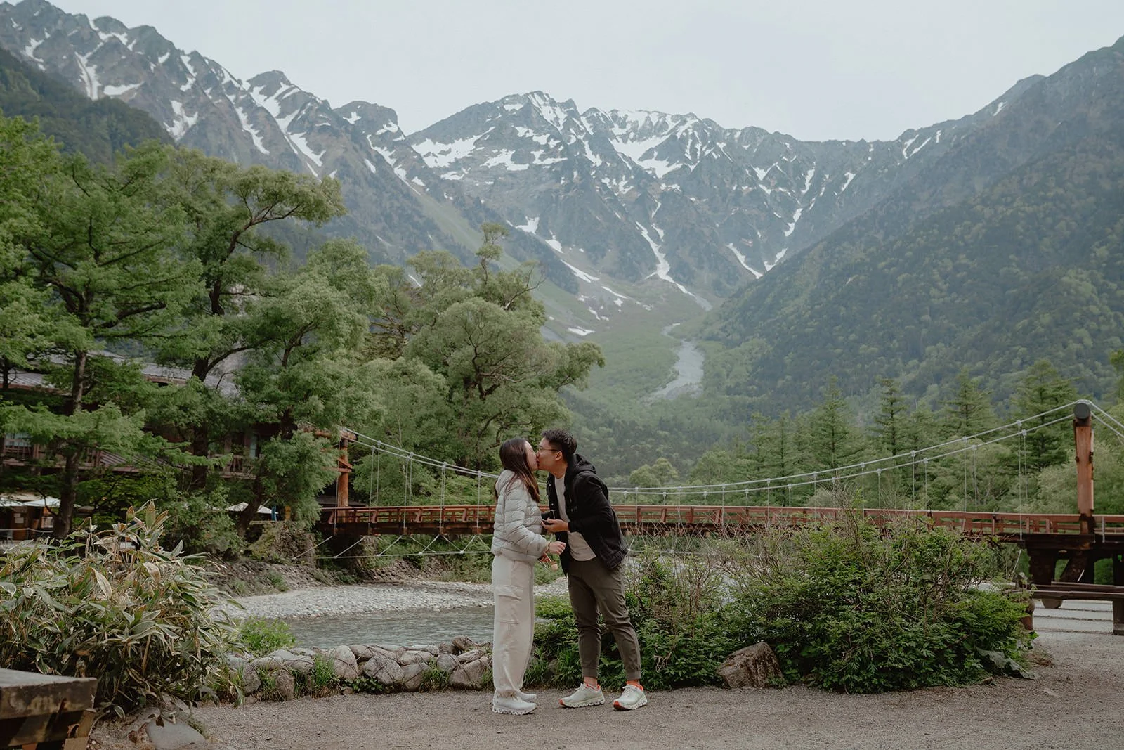 Proposal photoshoot at Kamikochi — summer flower field
