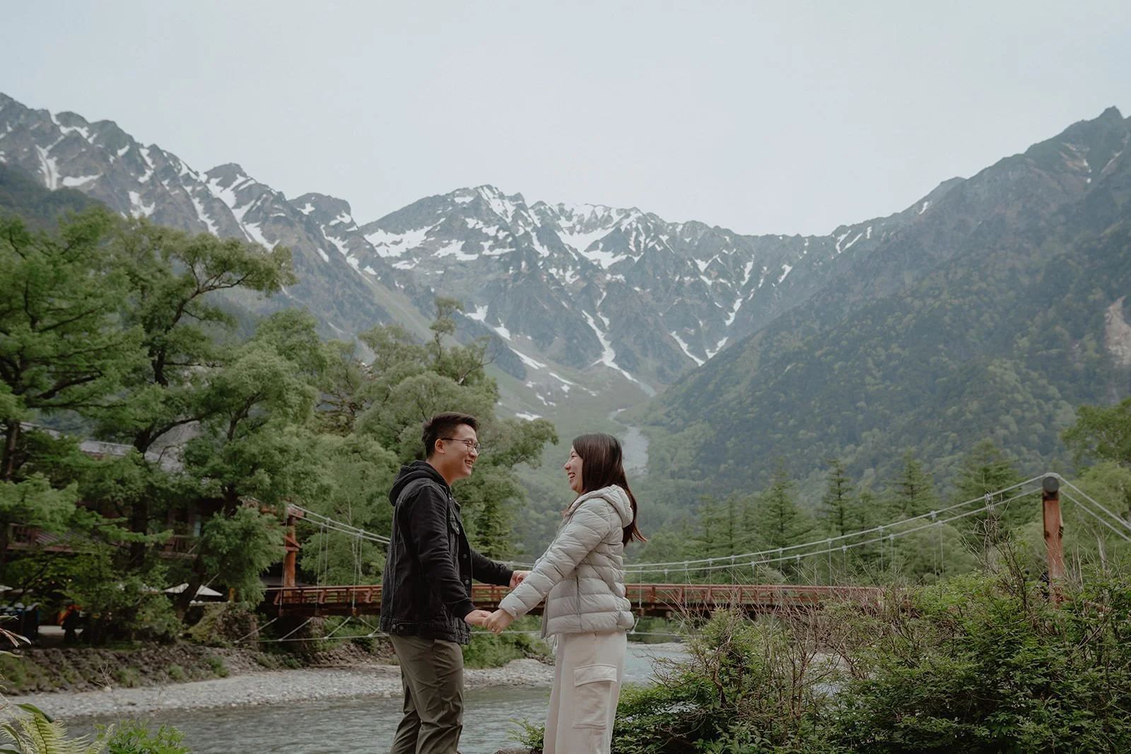 Proposal photoshoot at Kamikochi — summer flower field