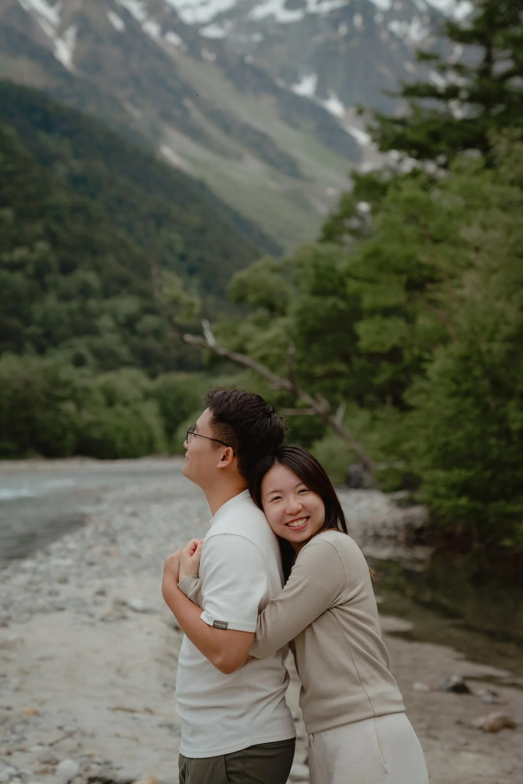 Proposal photoshoot at Kamikochi — summer flower field