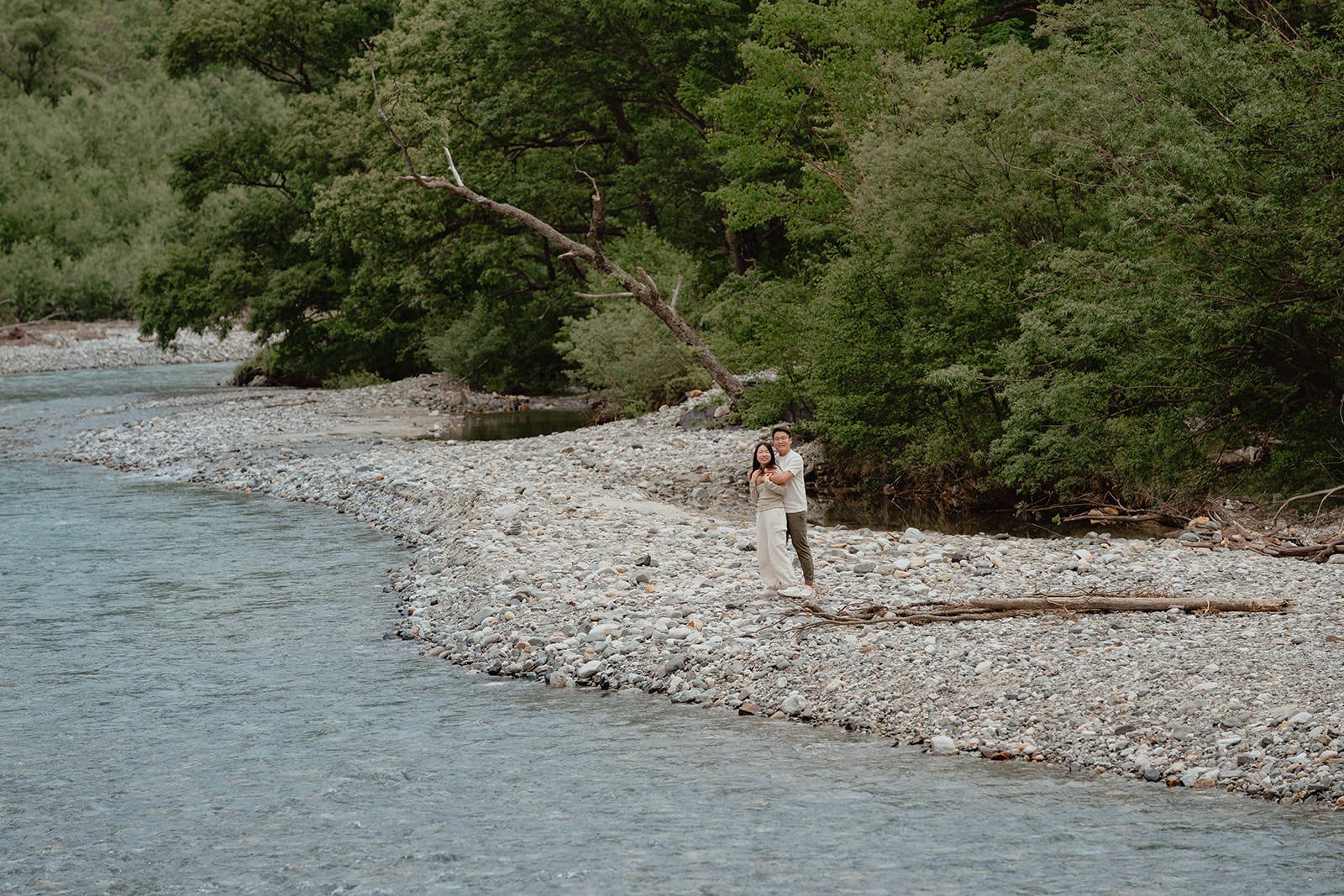 Proposal photoshoot at Kamikochi — summer flower field