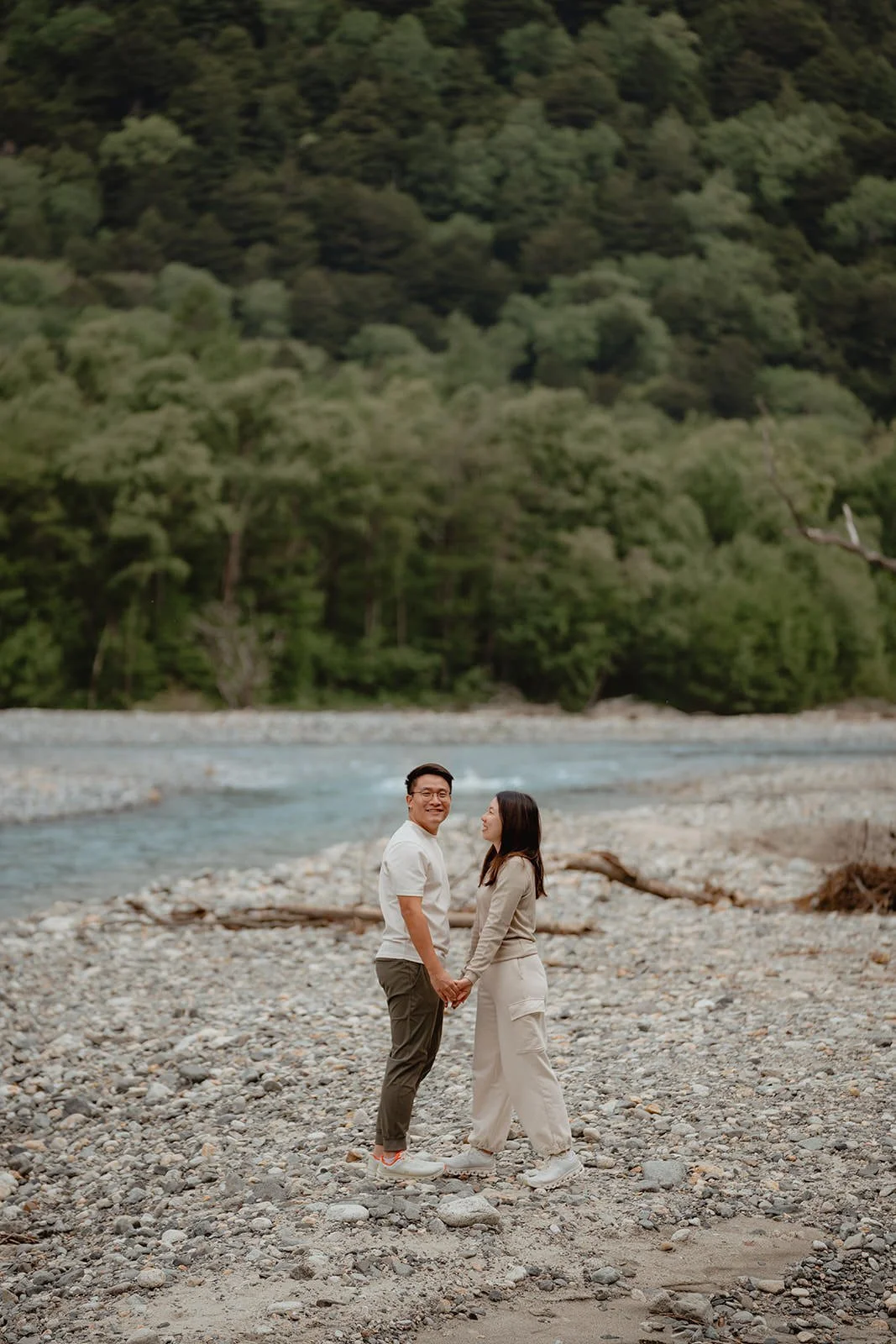 Proposal photoshoot at Kamikochi — summer flower field