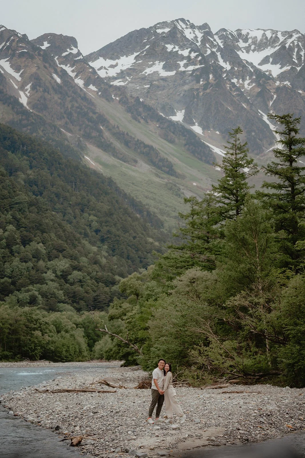 Proposal photoshoot at Kamikochi — summer flower field