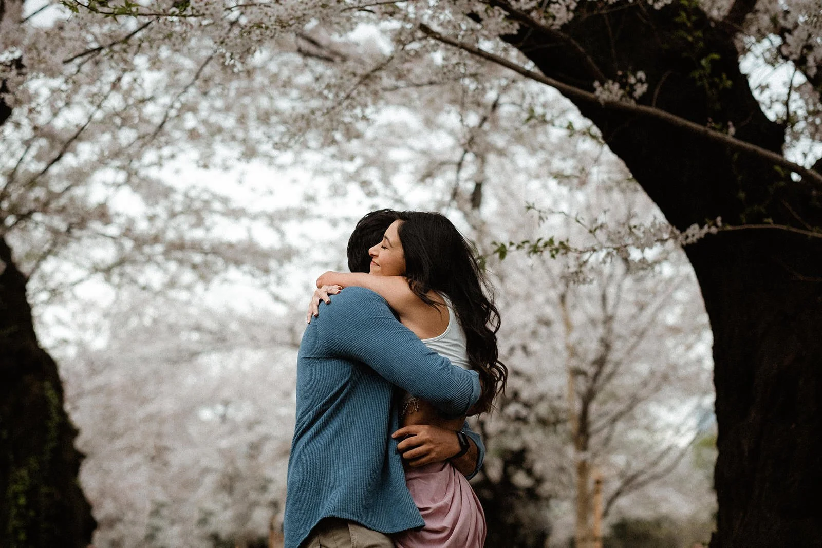 Proposal photoshoot at Chidorigafuchi — cherry blossom