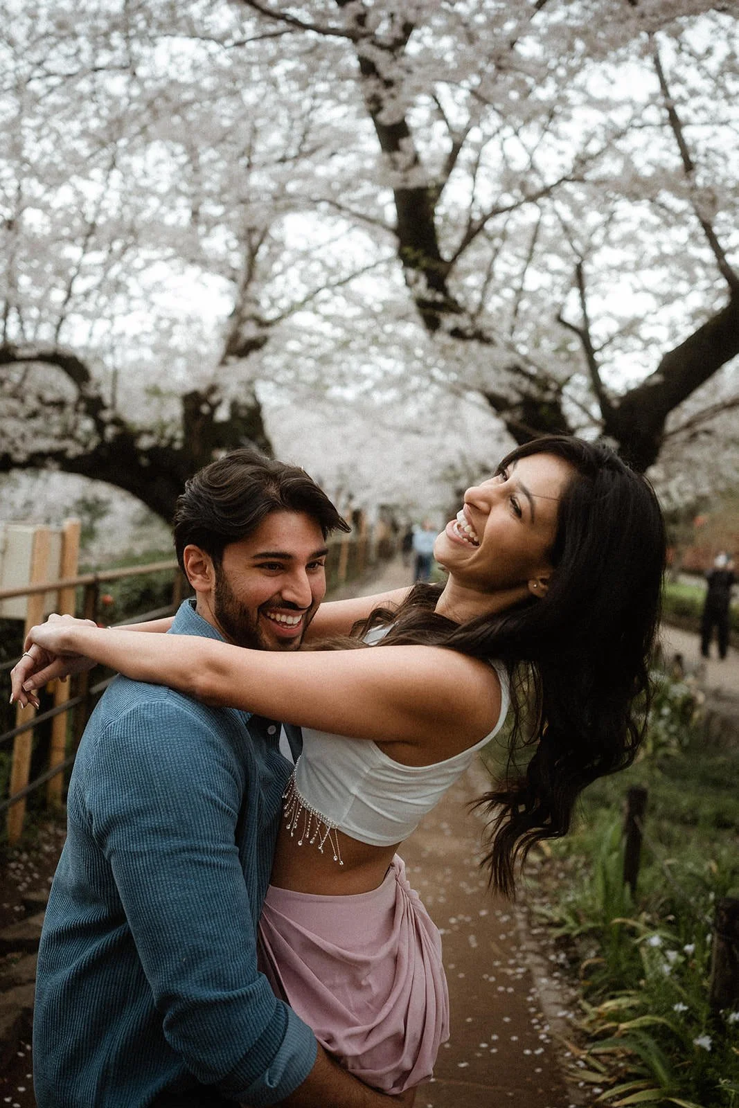 Proposal photoshoot at Chidorigafuchi — cherry blossom