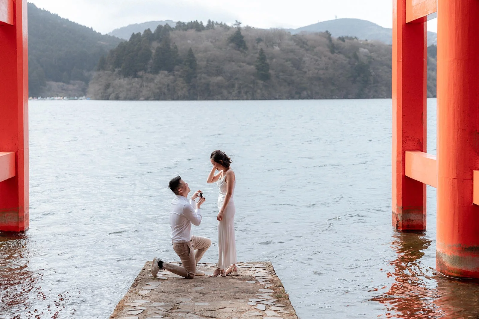 Proposal photoshoot at Hakone Shrine