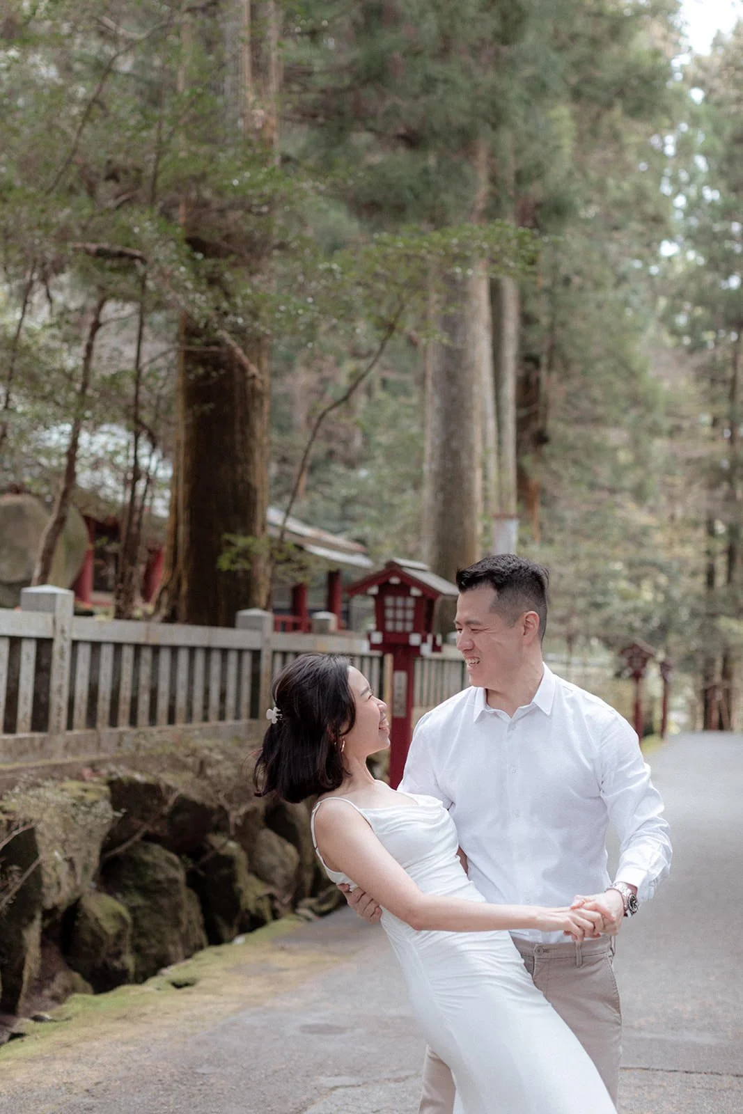 Proposal photoshoot at Hakone Shrine