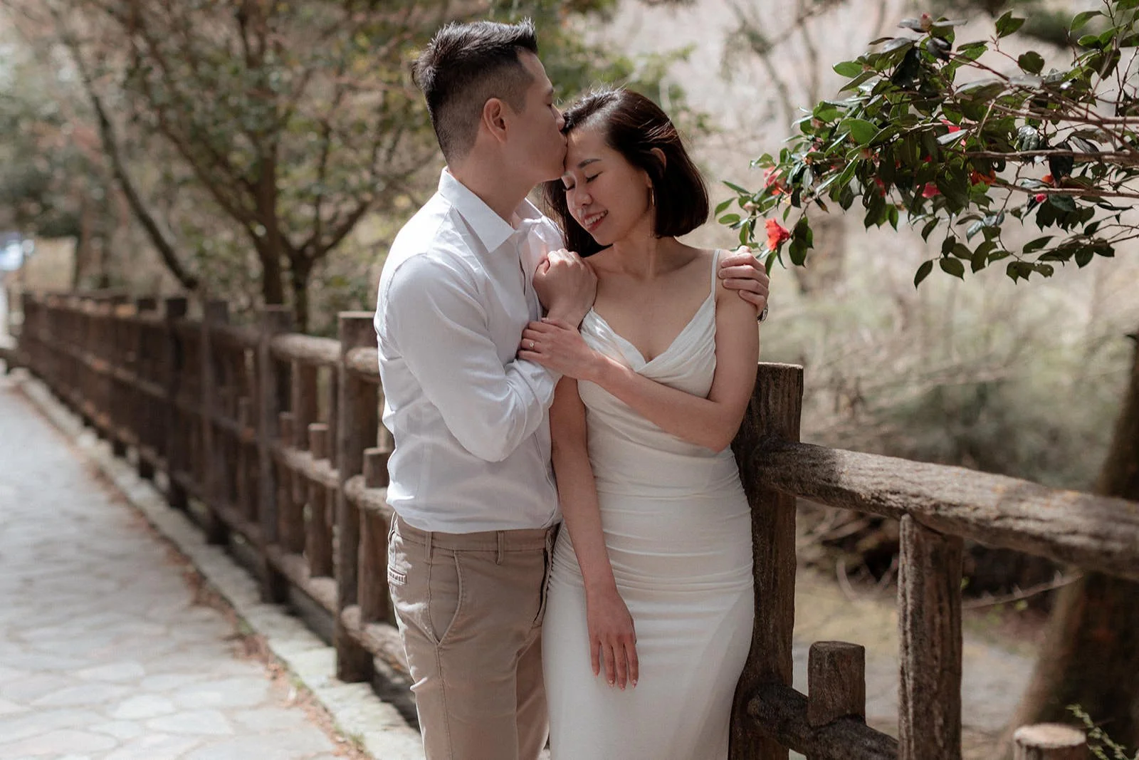 Proposal photoshoot at Hakone Shrine