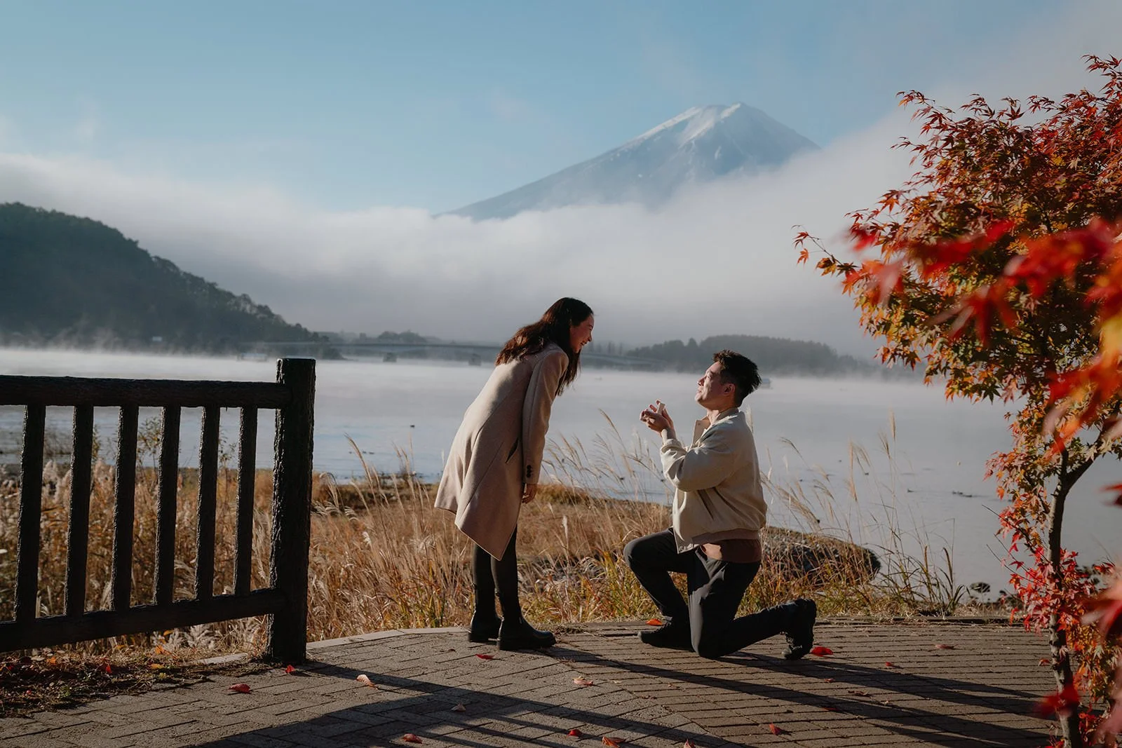 Proposal photoshoot at Lake Kawaguchiko — autumn
