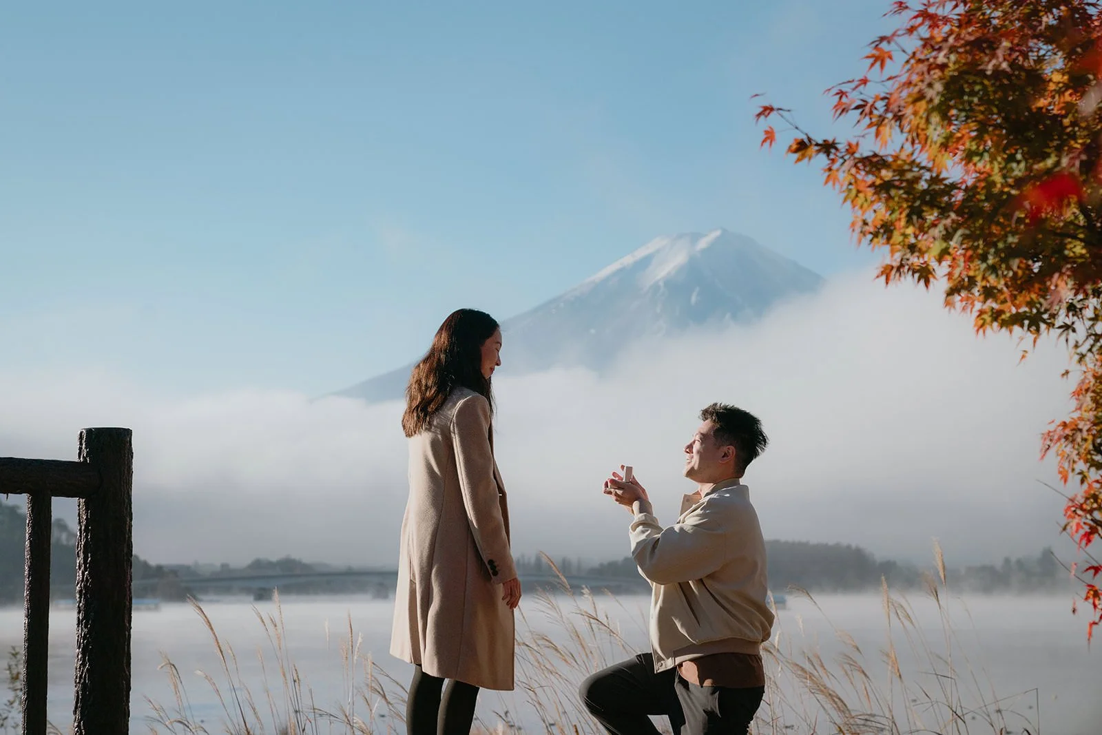 Proposal photoshoot at Lake Kawaguchiko — autumn