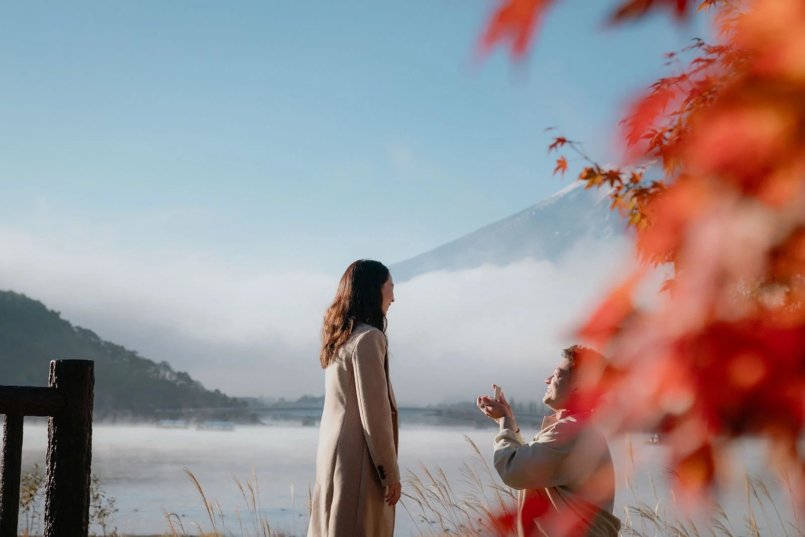 Proposal photoshoot at Lake Kawaguchiko — autumn