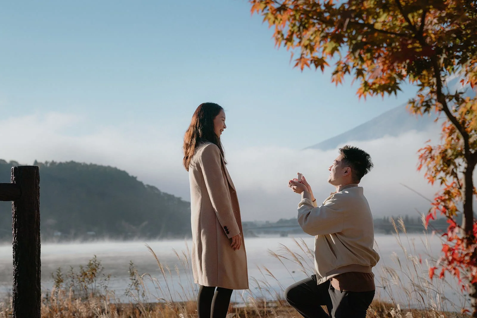 Proposal photoshoot at Lake Kawaguchiko — autumn