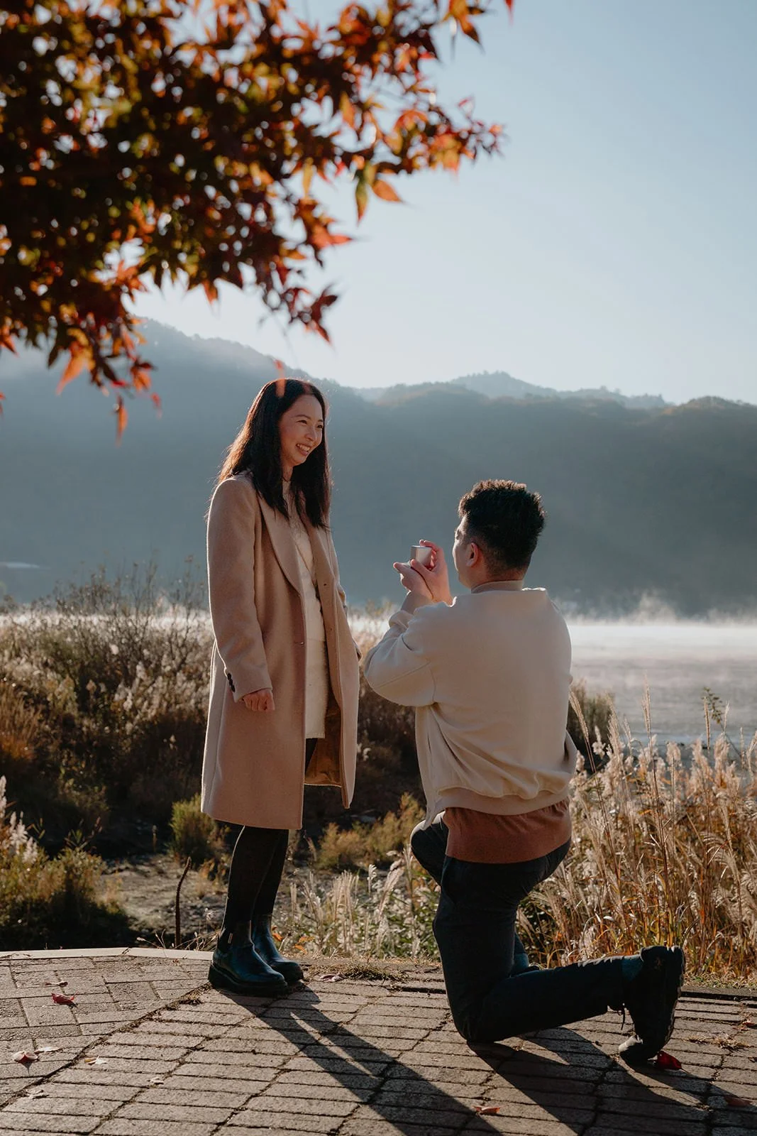 Proposal photoshoot at Lake Kawaguchiko — autumn