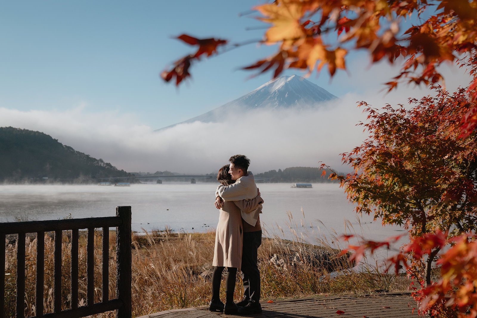 Proposal photoshoot at Lake Kawaguchiko — autumn