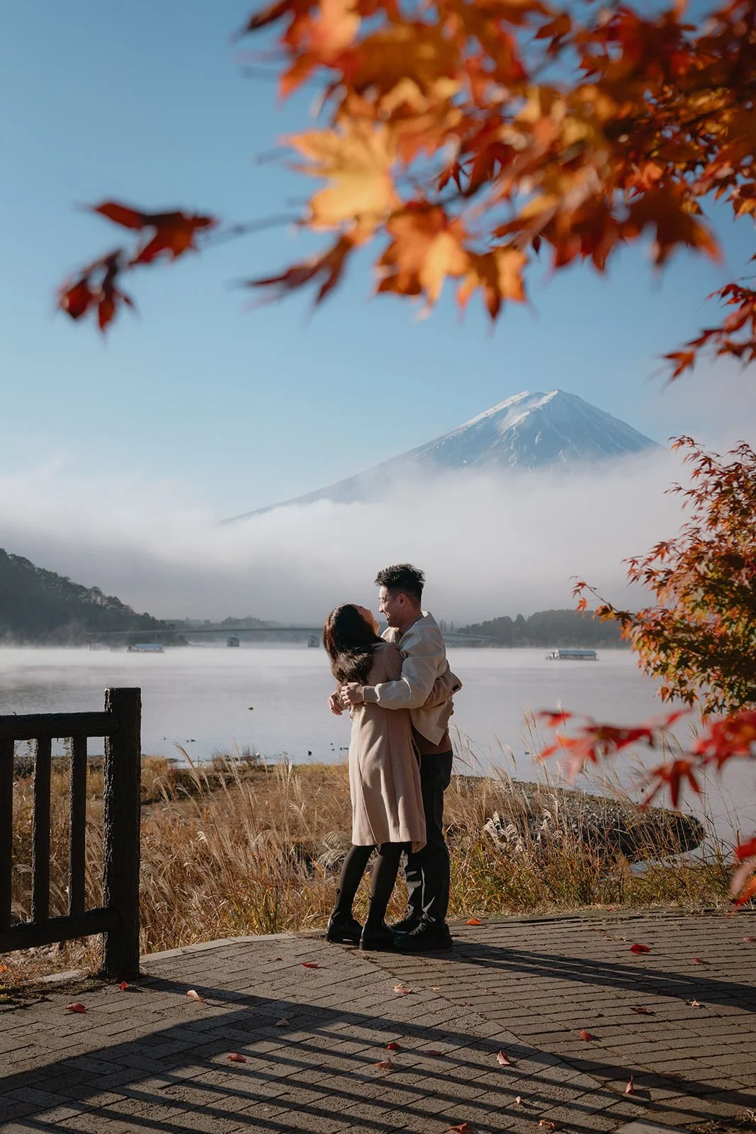 Proposal photoshoot at Lake Kawaguchiko — autumn